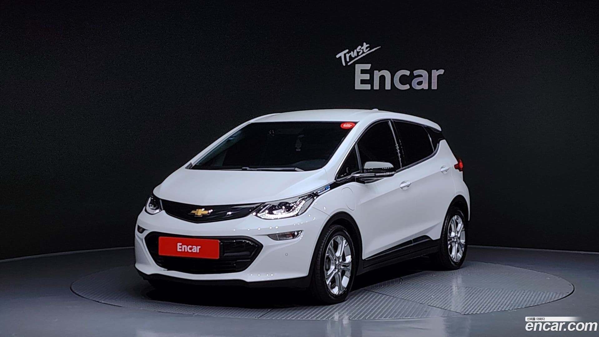 Main__Slider__Photo:Bolt EV Chevrolet 2019.9-0