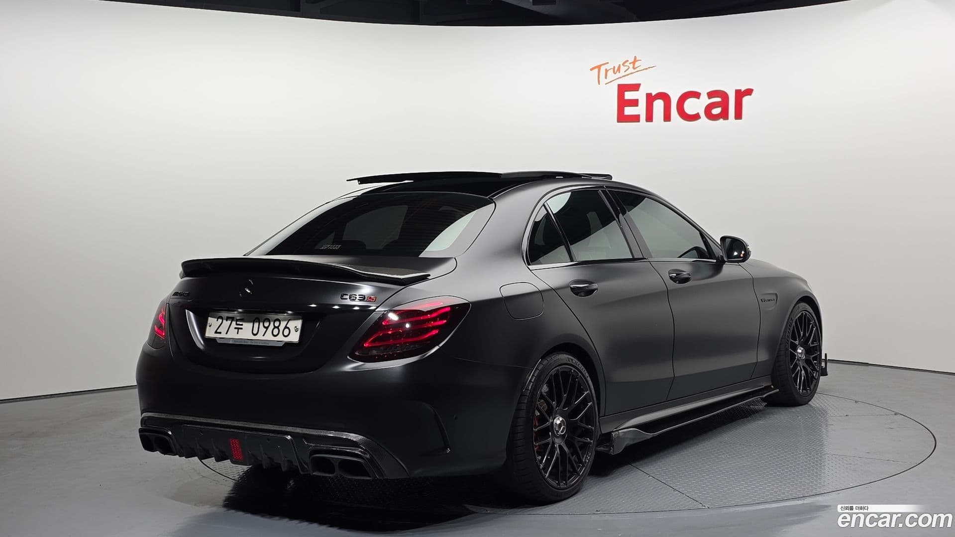 Main__Slider__Photo:C-Class Mercedes-Benz 2015.8-0