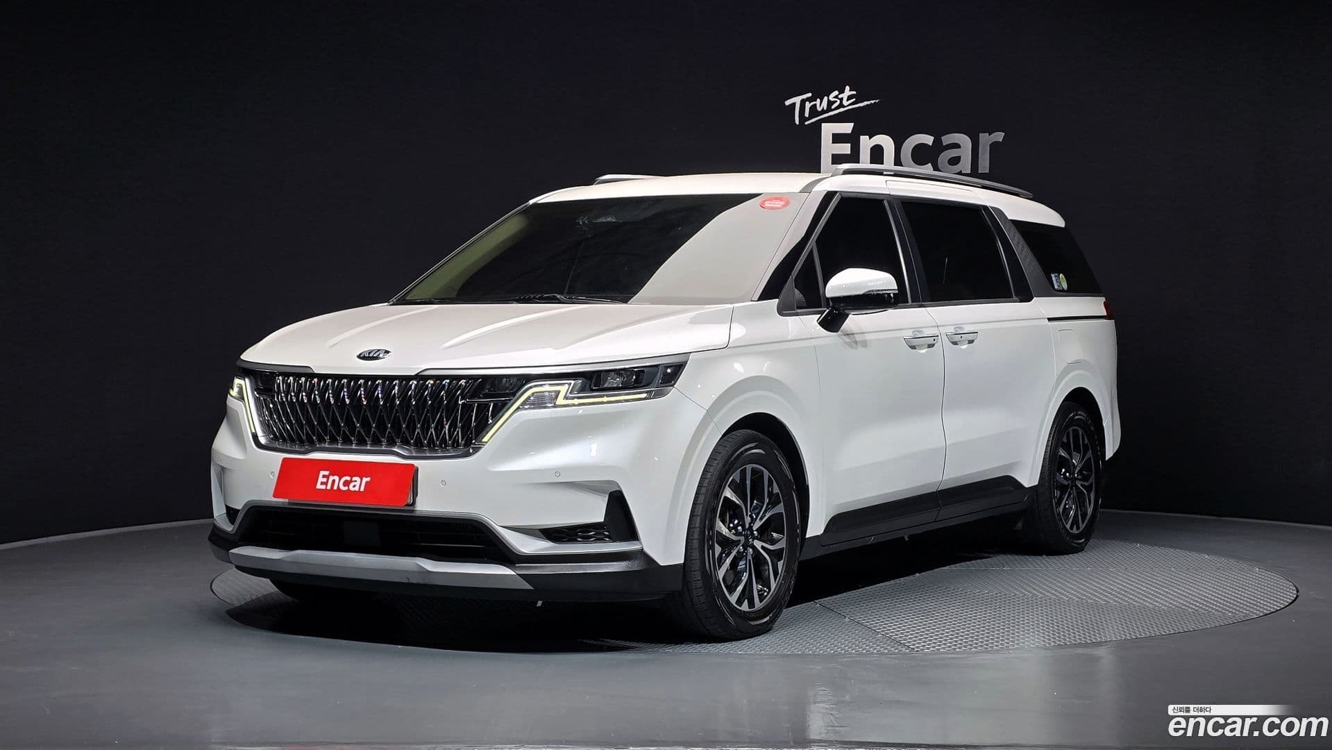 Main__Slider__Photo:Canival Kia 2020.9-0