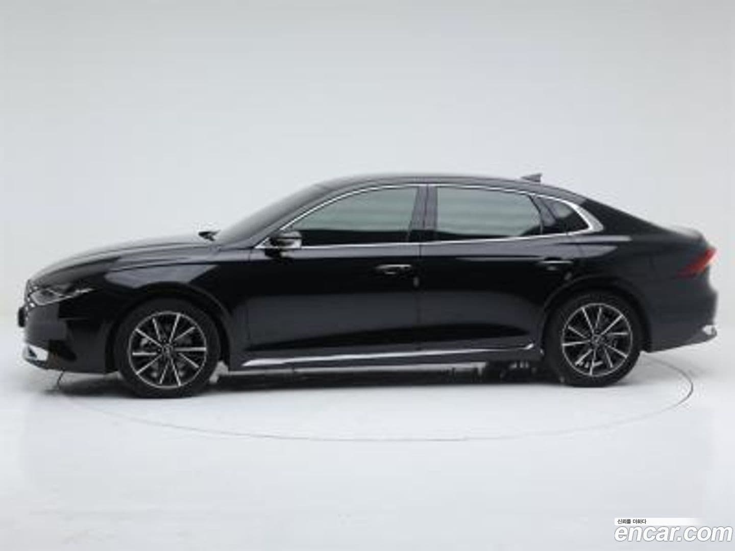 Main__Slider__Photo:Grandeur Hyundai 2021.3-0