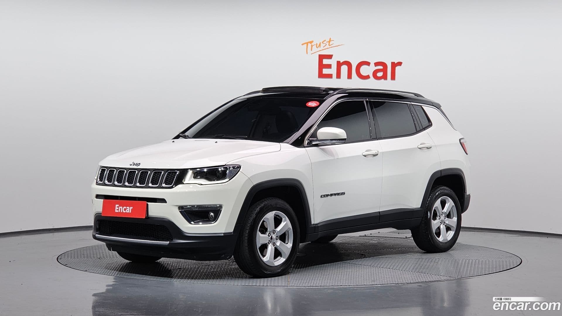 Main__Slider__Photo:Compass Jeep 2019.9-0