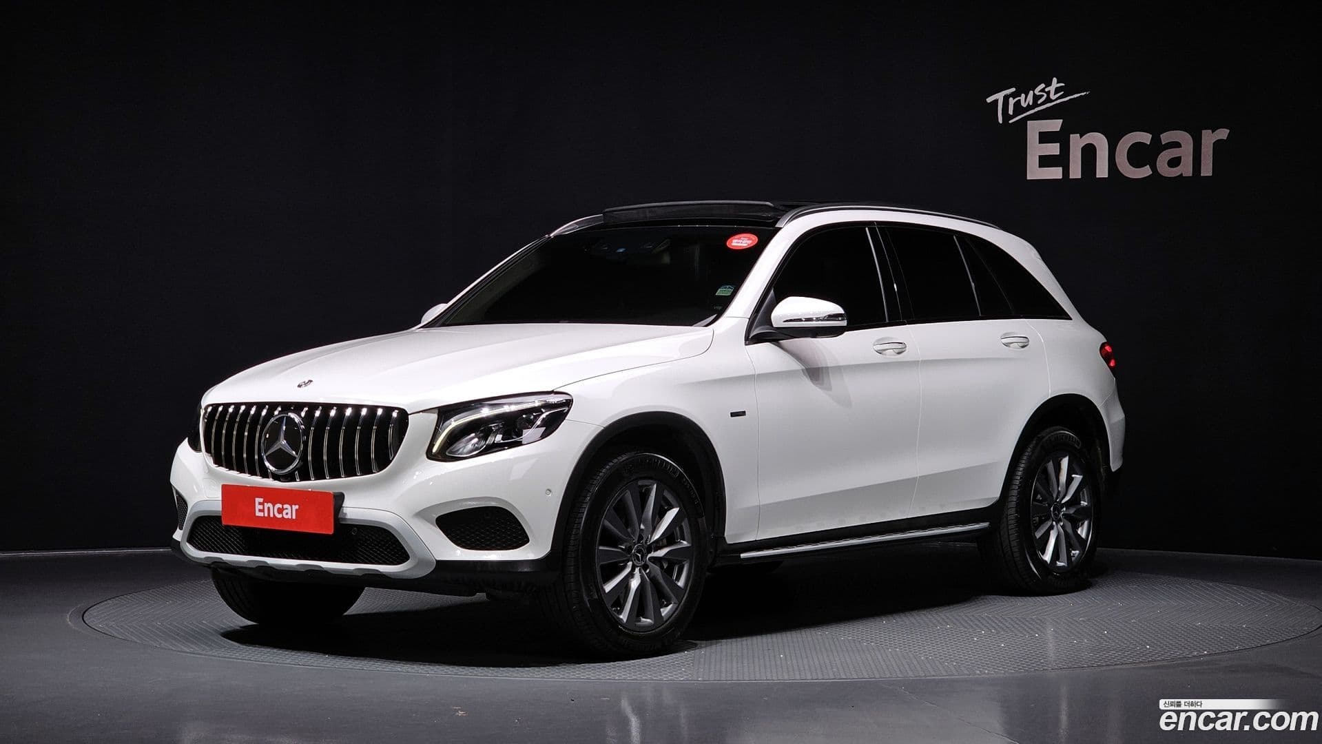 Main__Slider__Photo:GLC-Class Mercedes-Benz 2018.10-0