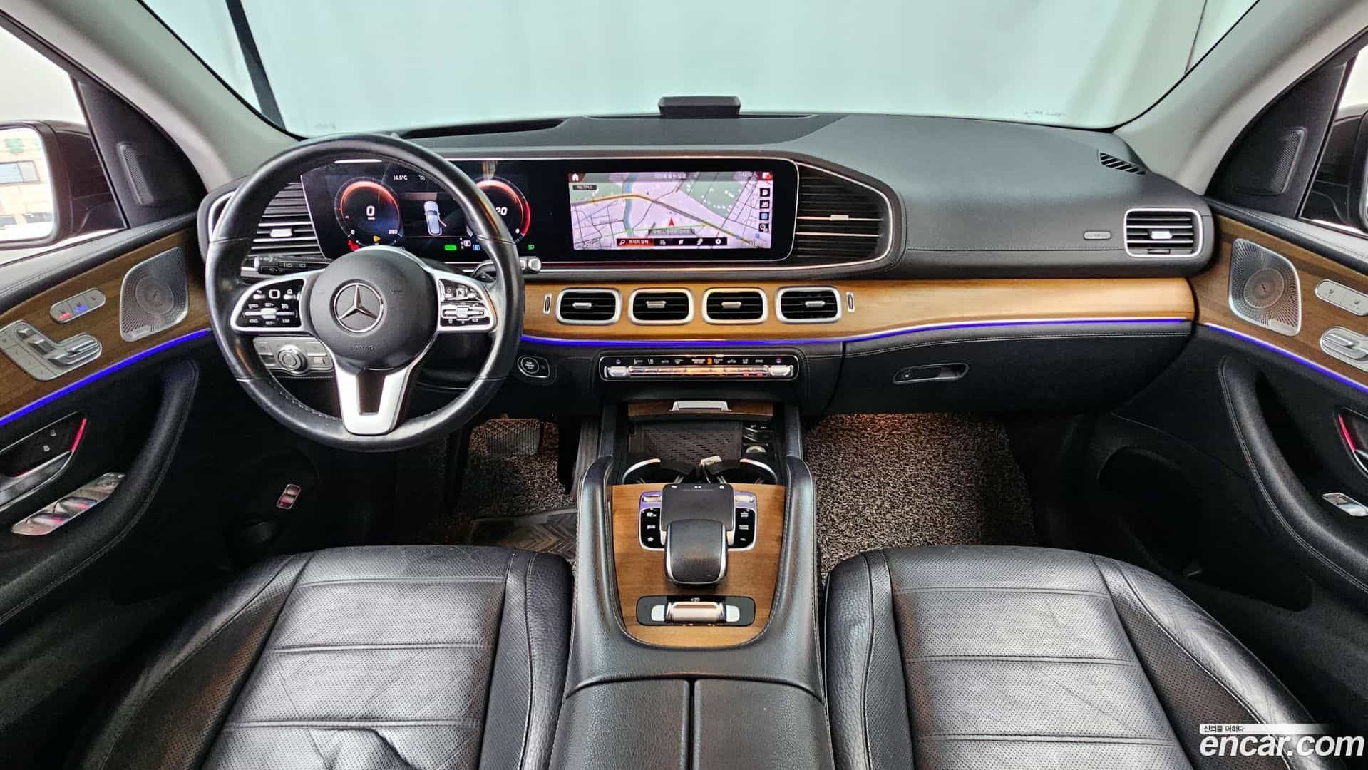 GLE-Class Mercedes-Benz 2019.8-INNER-007