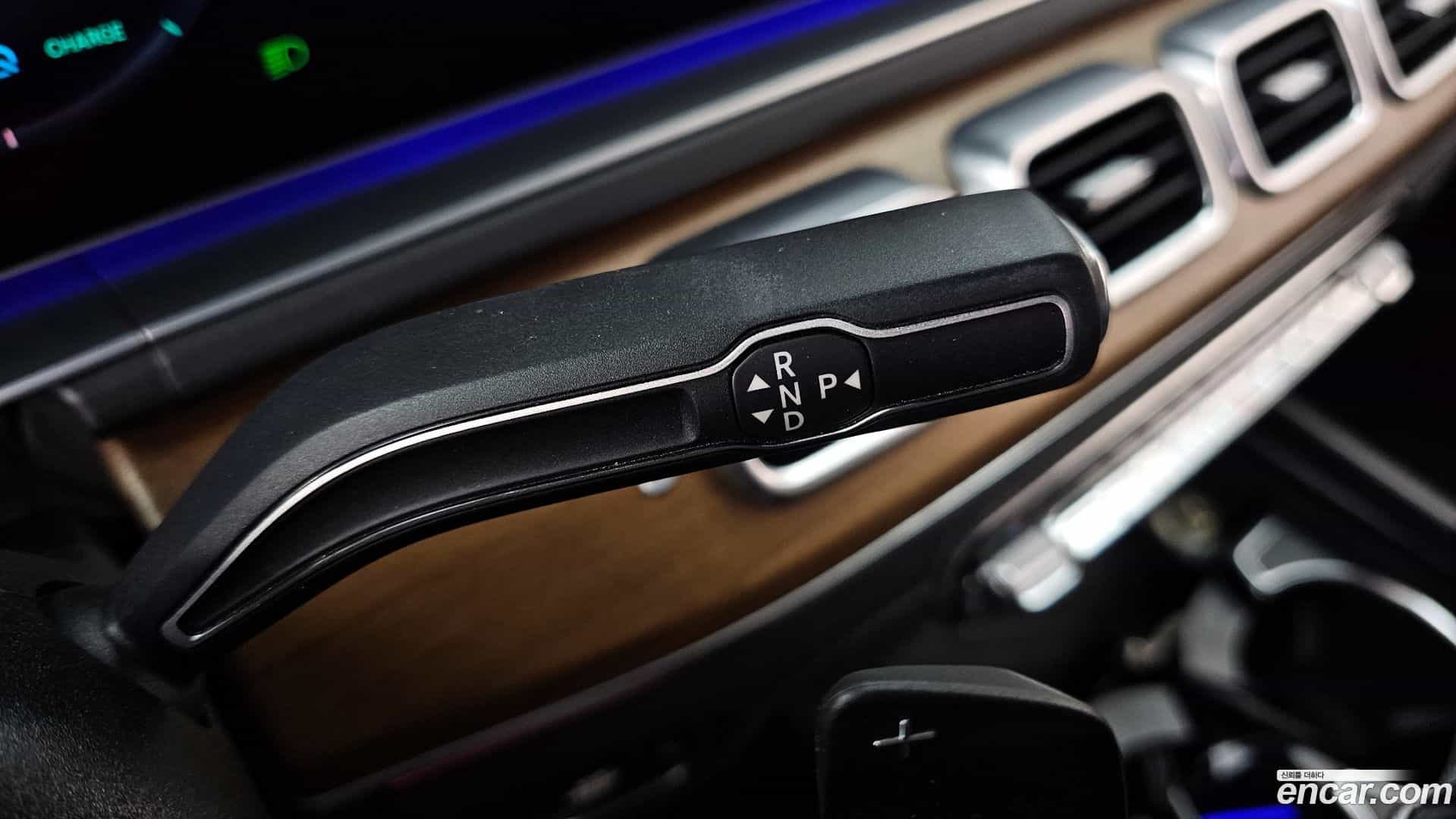GLE-Class Mercedes-Benz 2019.8-INNER-009