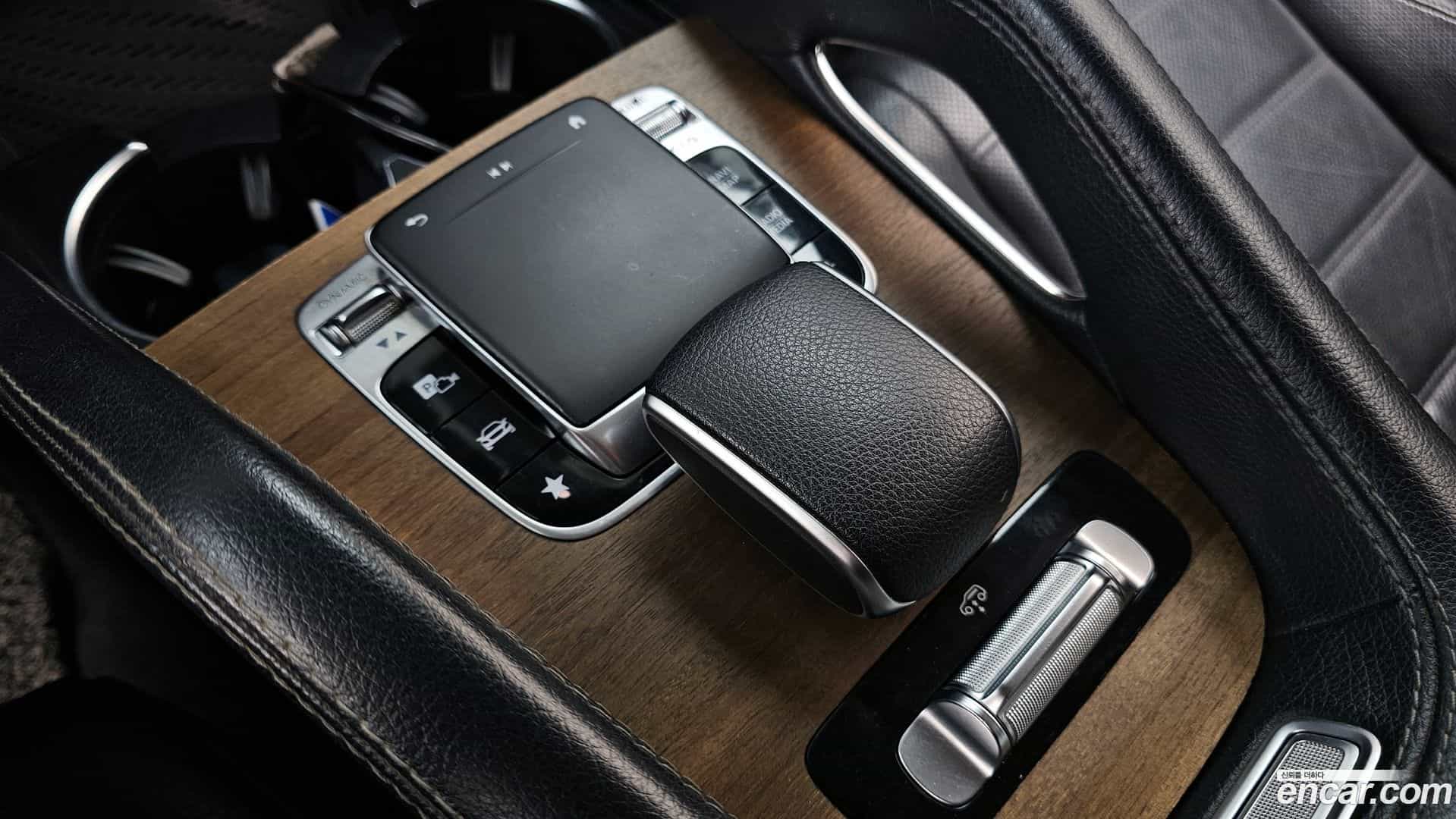 GLE-Class Mercedes-Benz 2019.8-OPTION-023