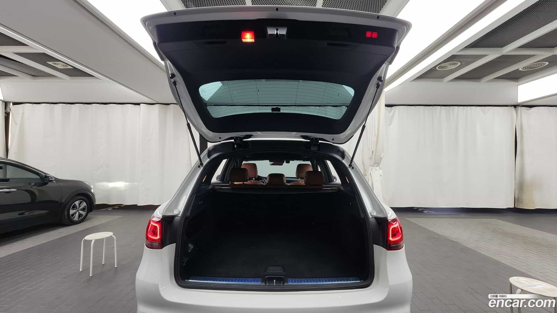 GLC-Class Mercedes-Benz 2022.6-OPTION-24