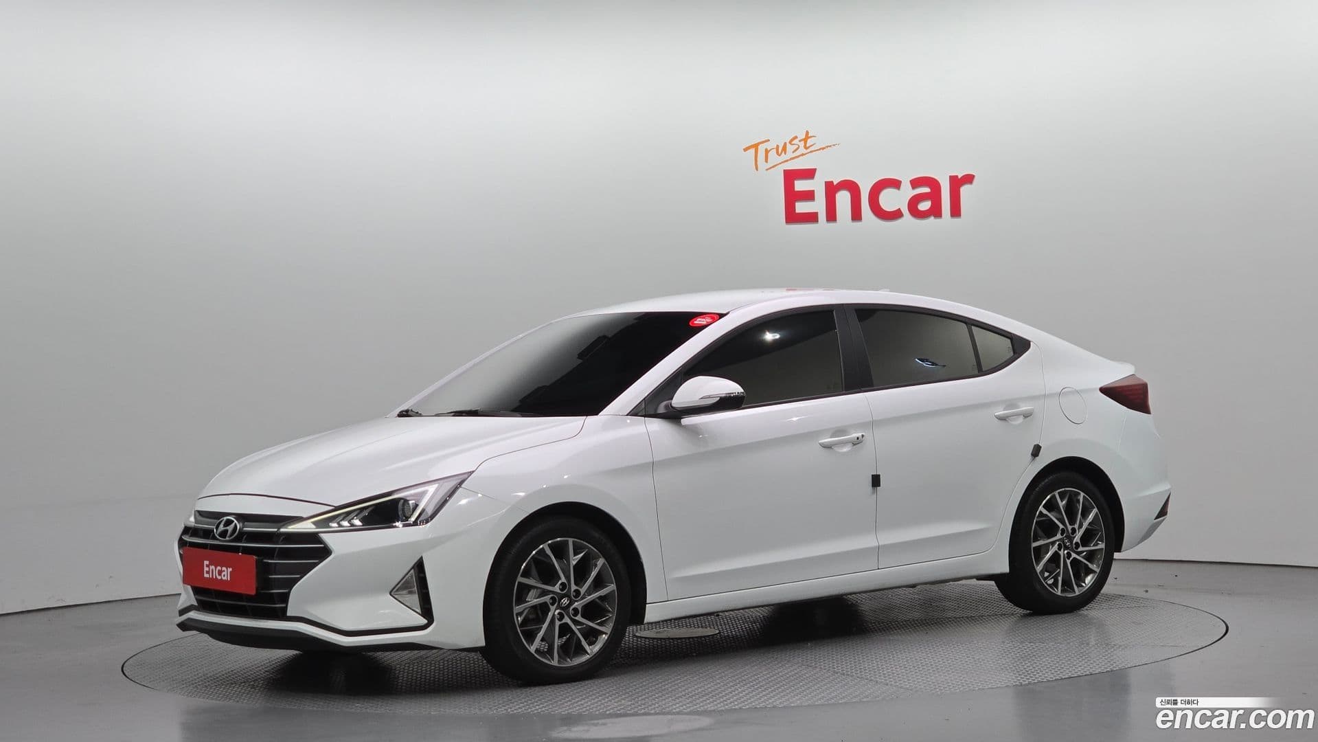 Main__Slider__Photo:AVANTE Hyundai 2019.9-0