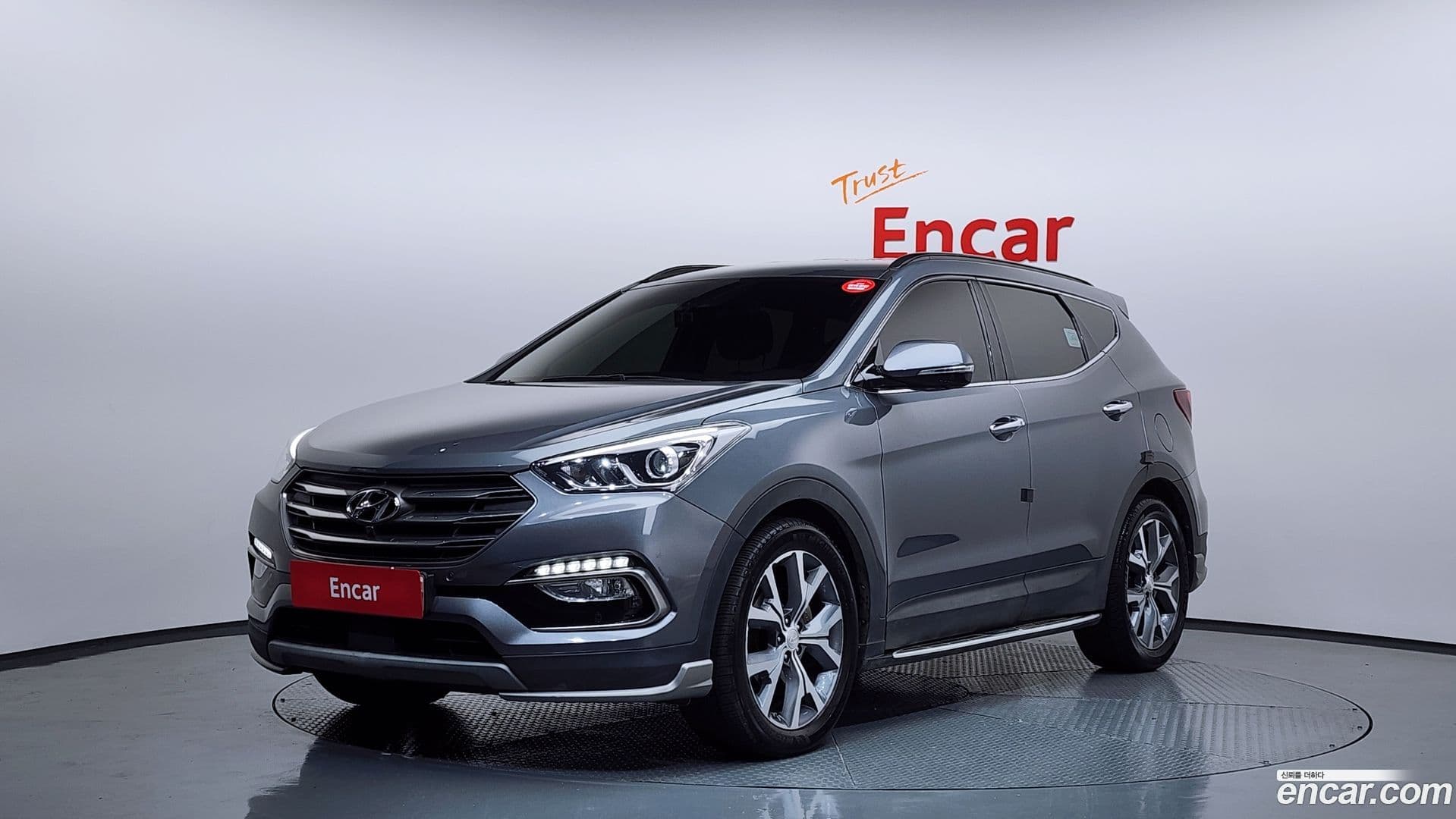 Main__Slider__Photo:Santafe Hyundai 2017.2-0