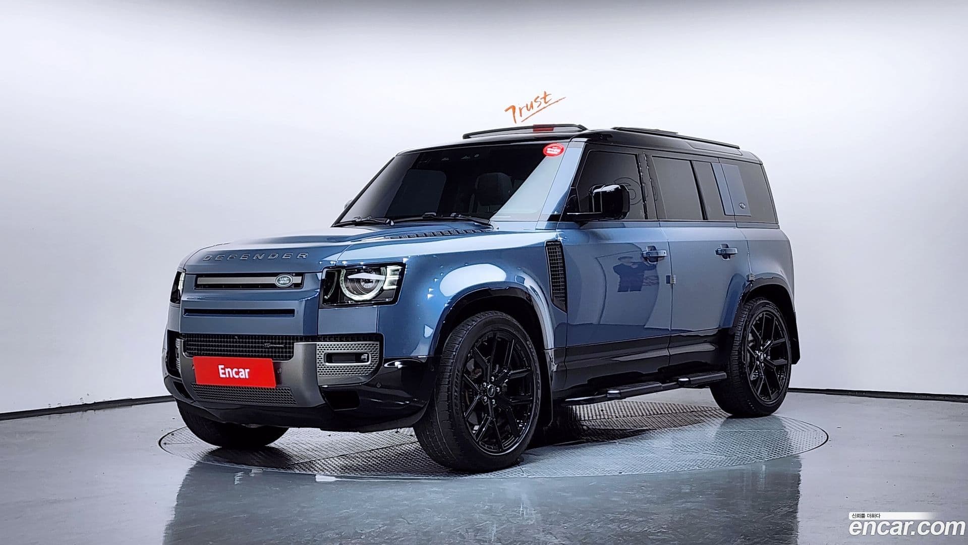 Main__Slider__Photo:Defender Land Rover 2022.6-0