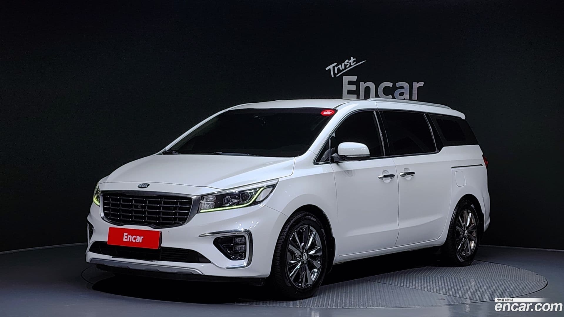 Main__Slider__Photo:Canival Kia 2018.6-0