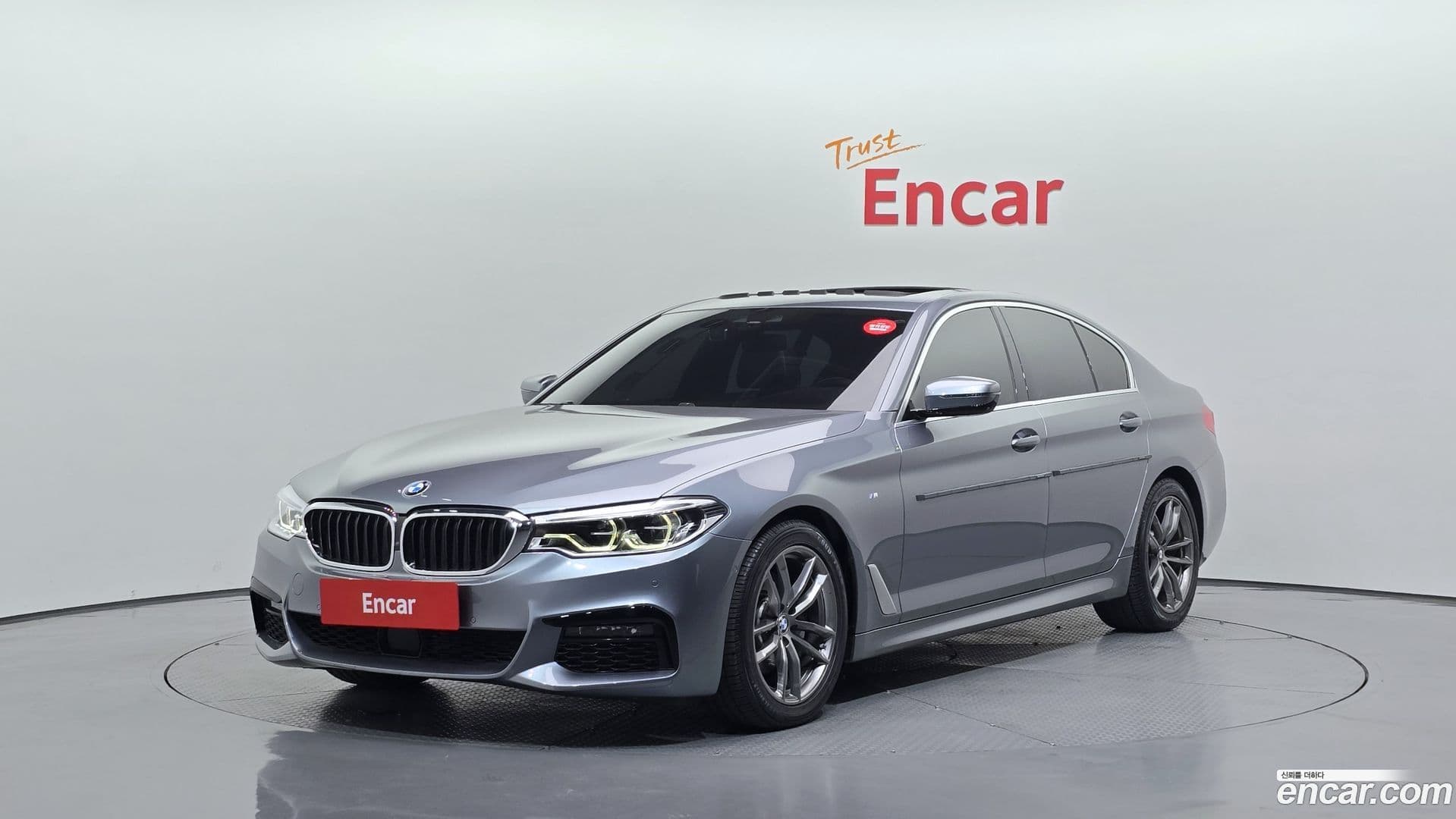 Main__Slider__Photo:5-Series BMW 2019.6-0