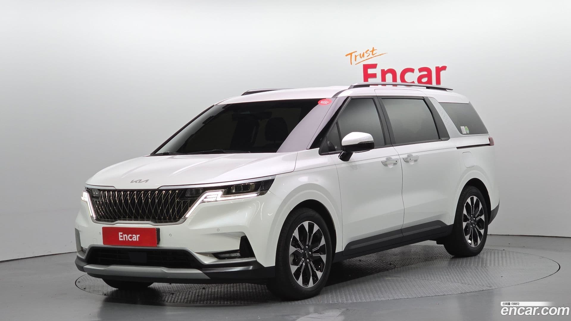 Main__Slider__Photo:Canival Kia 2023.4-0