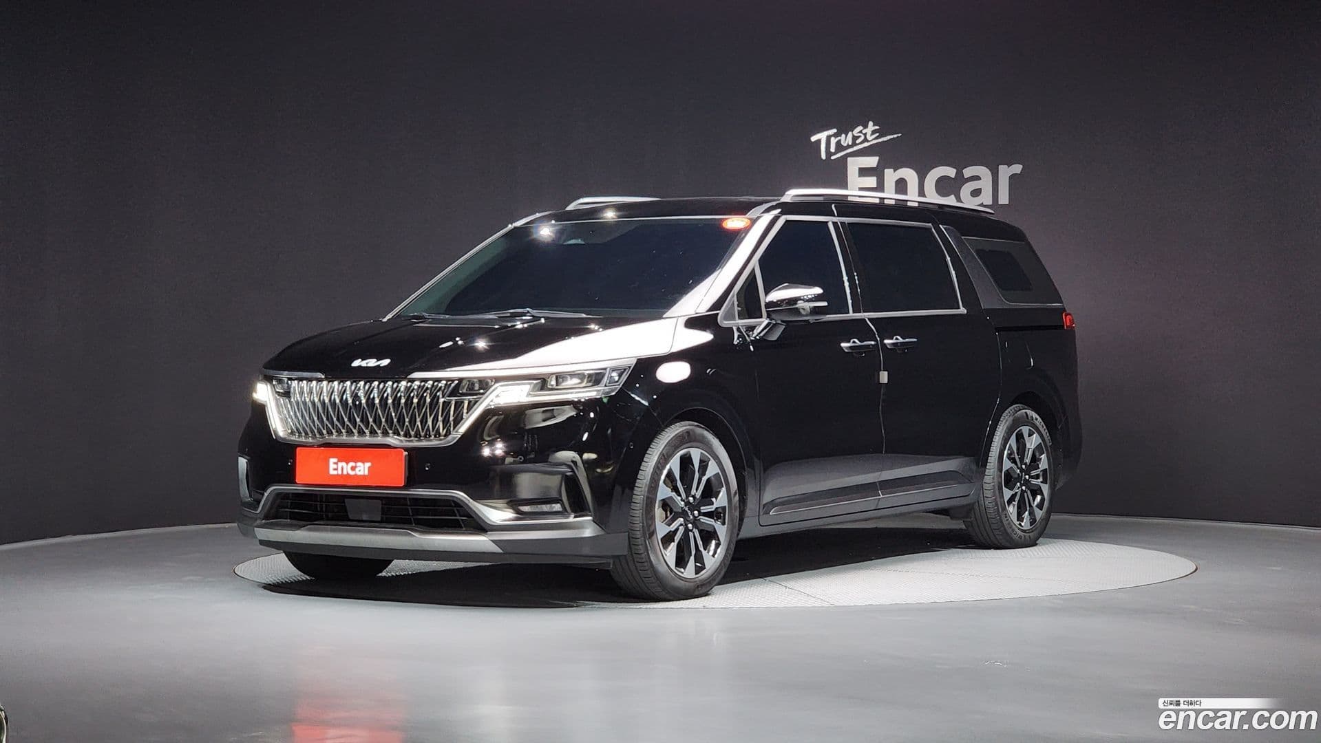 Main__Slider__Photo:Canival Kia 2023.2-0