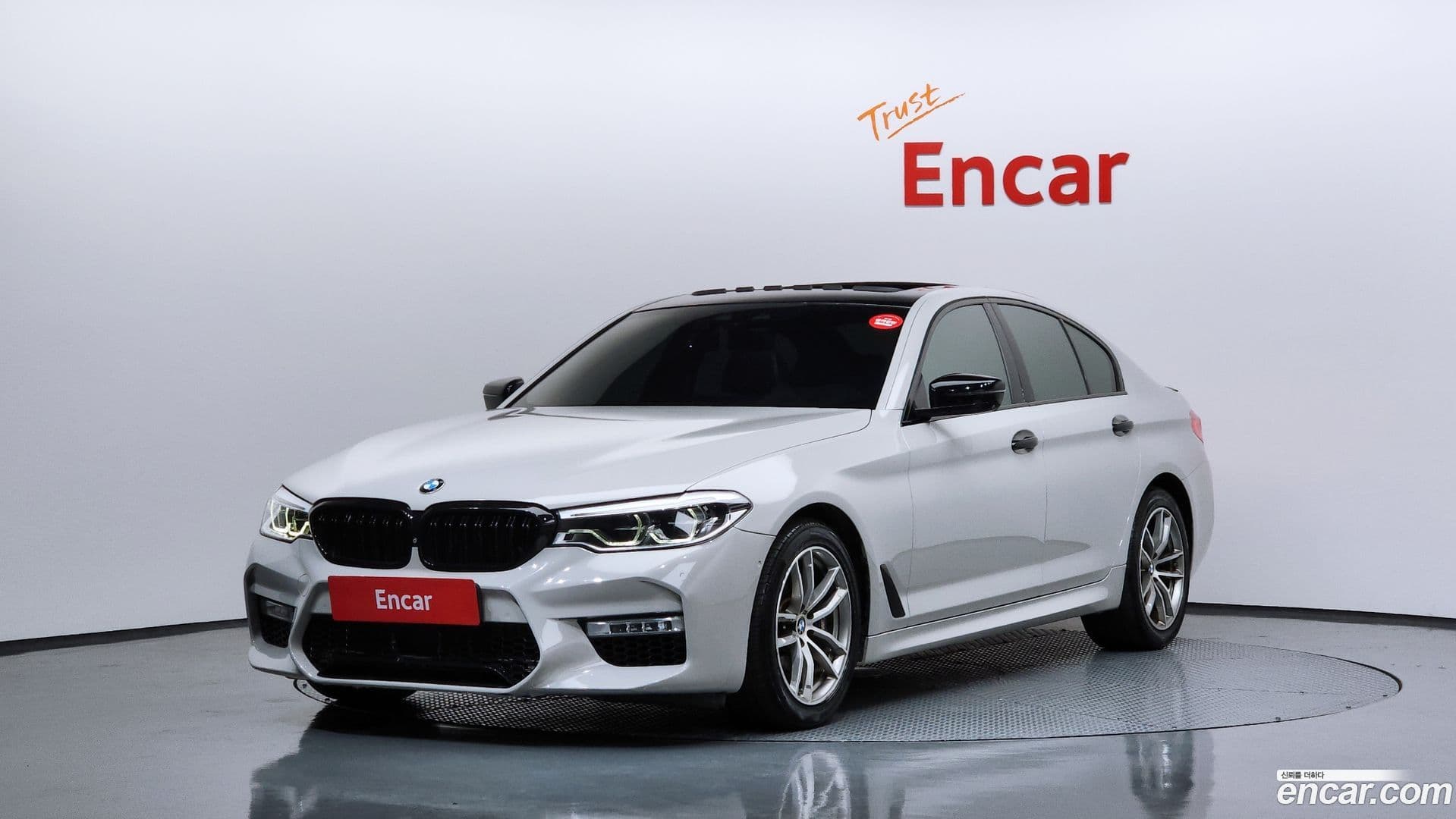 Main__Slider__Photo:5-Series BMW 2017.5-0