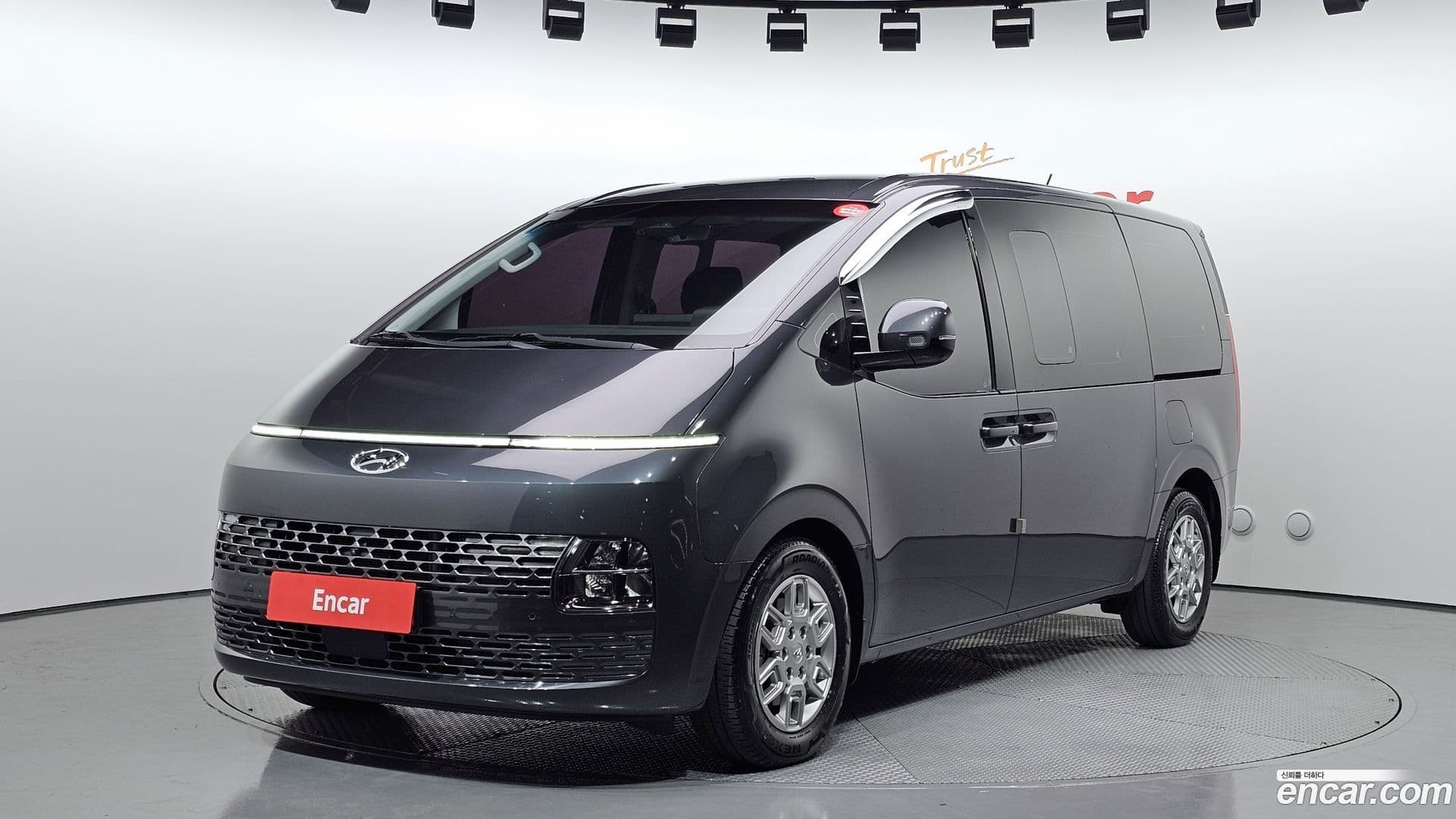 Main__Slider__Photo:Staria Hyundai 2021.6-0