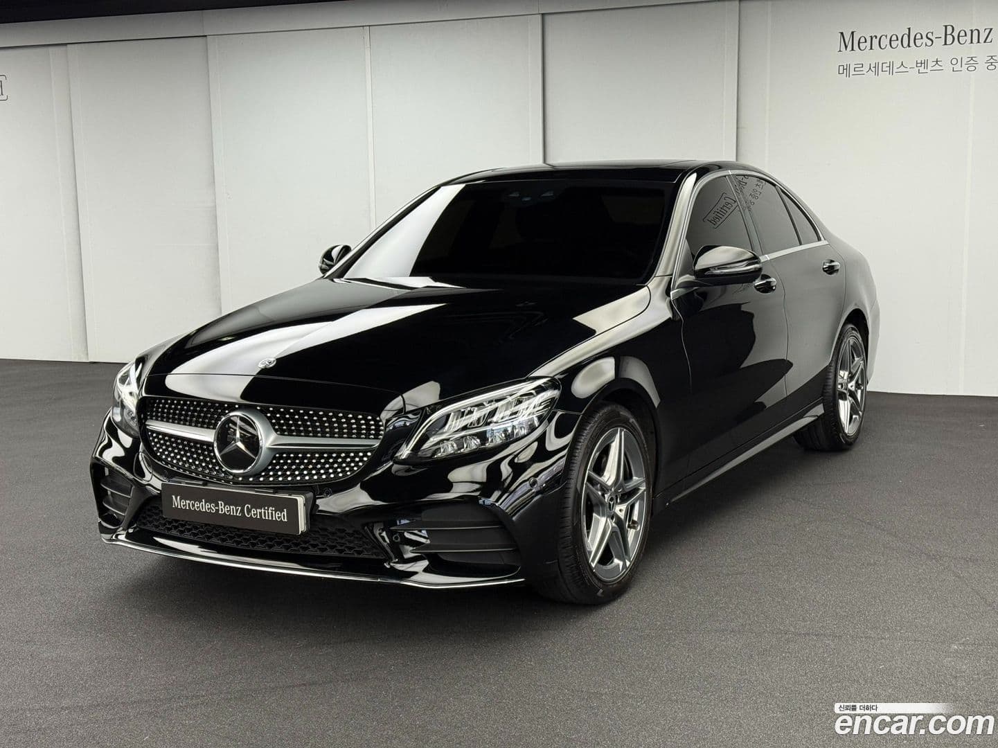 Main__Slider__Photo:C-Class Mercedes-Benz 2021.4-0