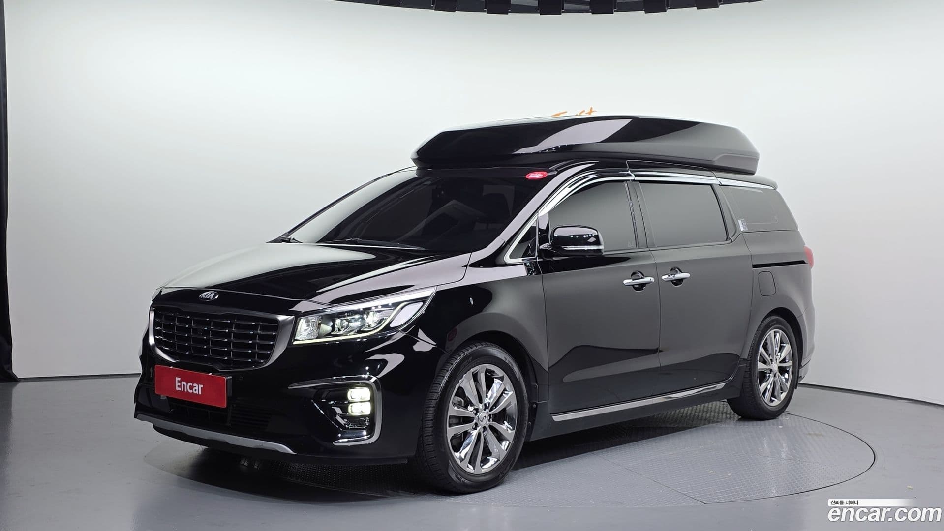 Main__Slider__Photo:Canival Kia 2019.4-0