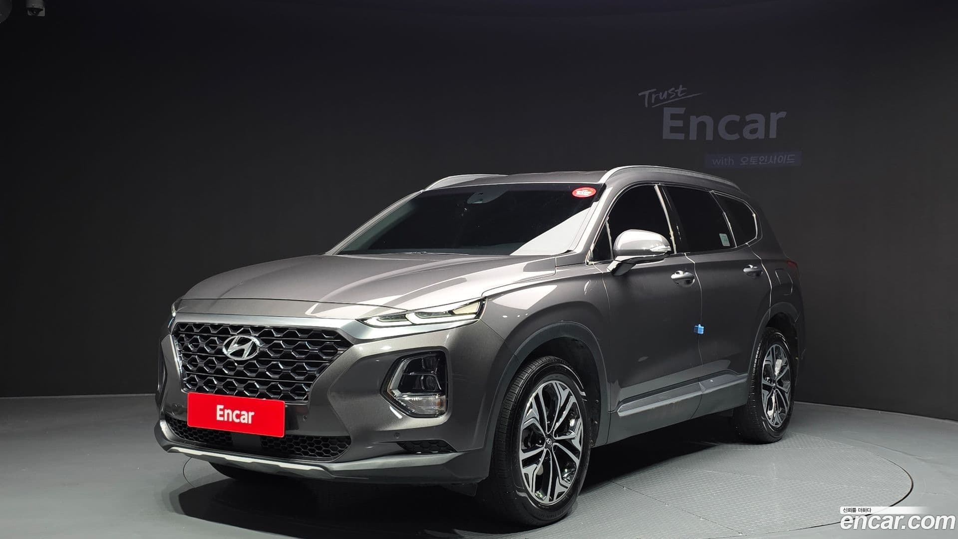 Main__Slider__Photo:Santafe Hyundai 2019.11-0