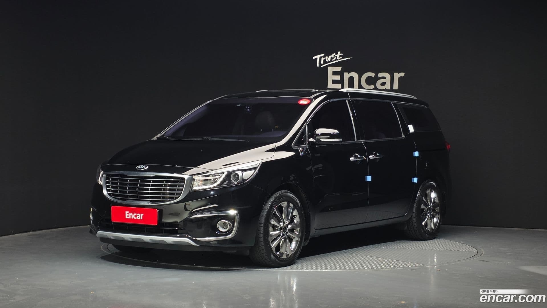 Main__Slider__Photo:Canival Kia 2015.1-0
