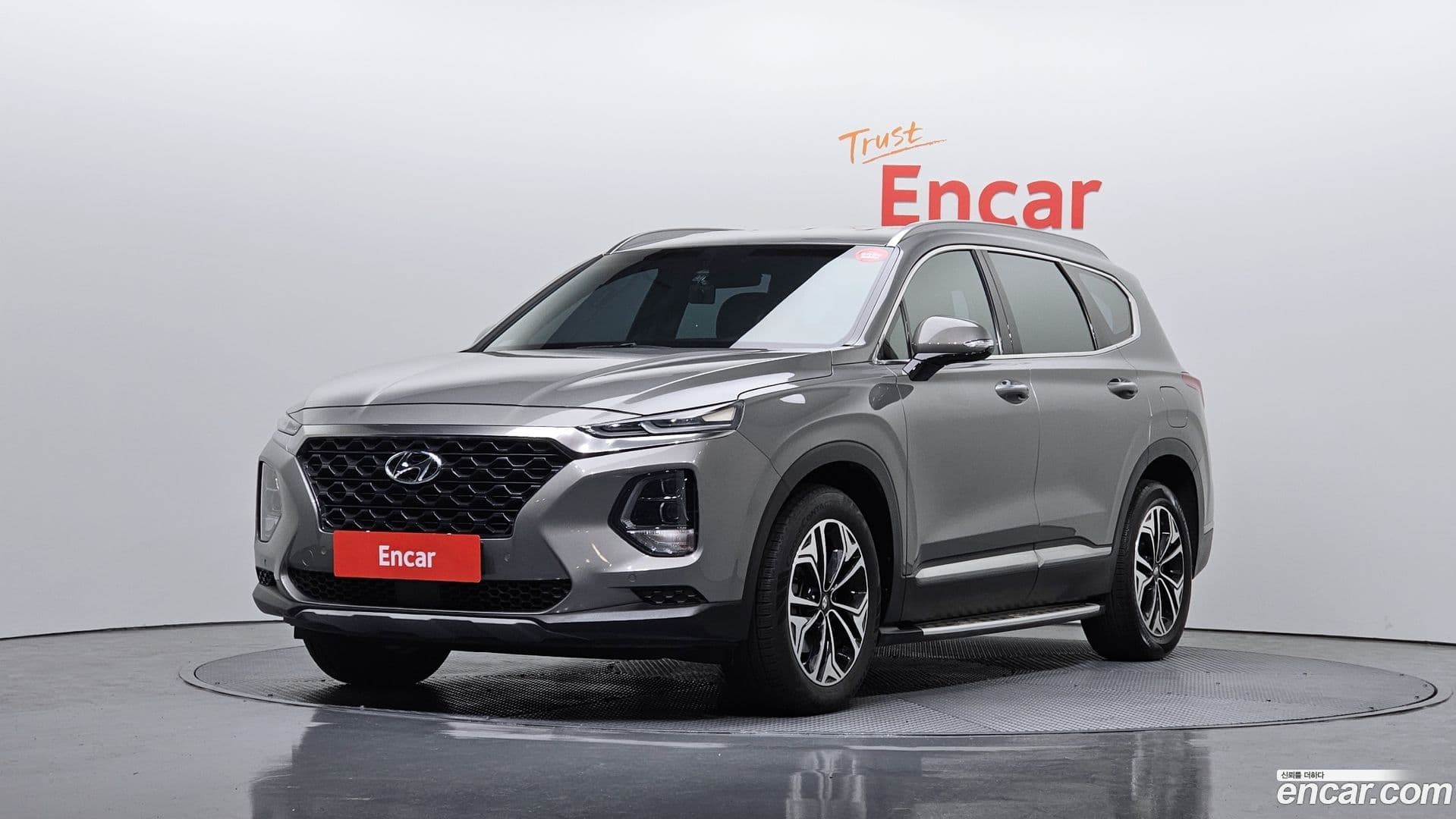 Main__Slider__Photo:Santafe Hyundai 2018.3-0