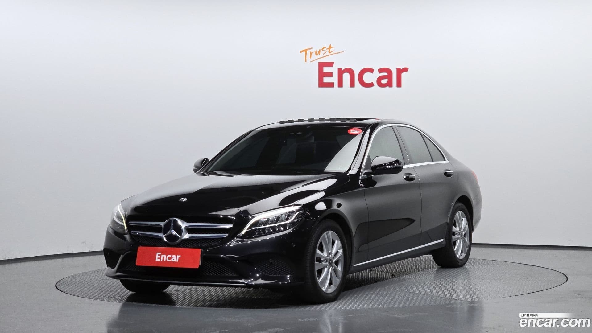 Main__Slider__Photo:C-Class Mercedes-Benz 2018.11-0