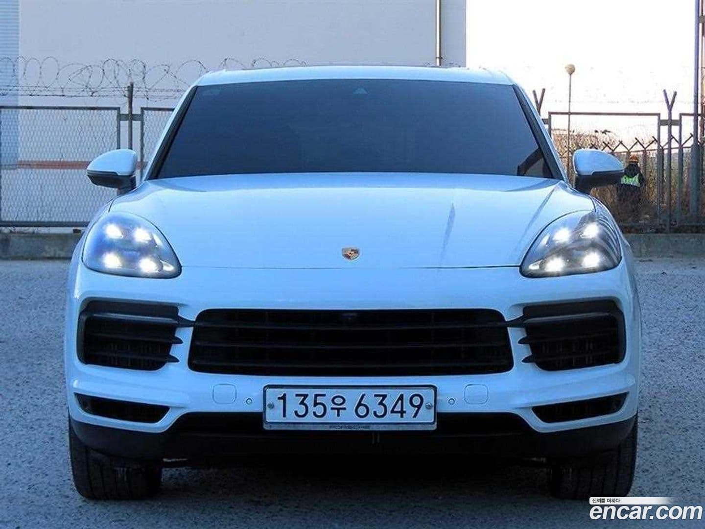 Main__Slider__Photo:Cayenne Porsche 2019.11-0