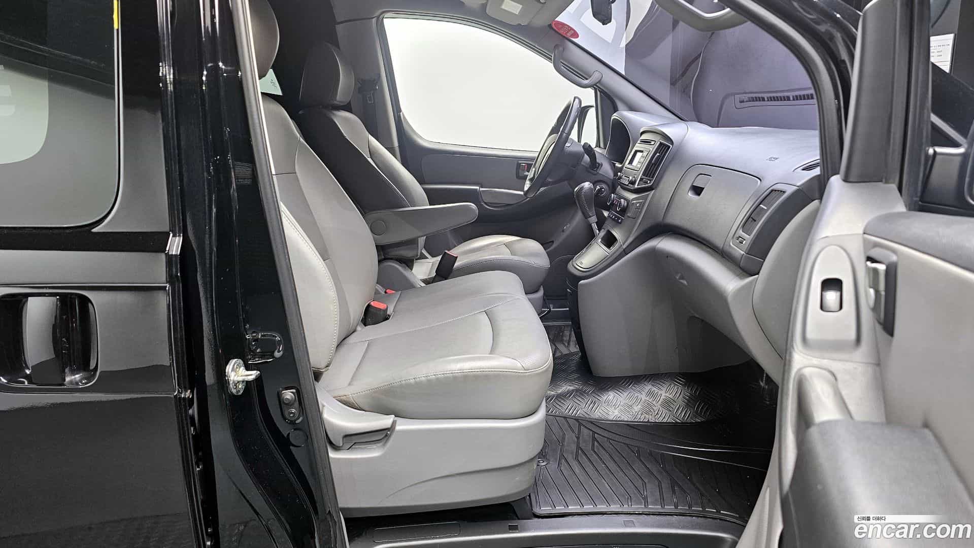 Starex Hyundai 2019.3-OPTION-015