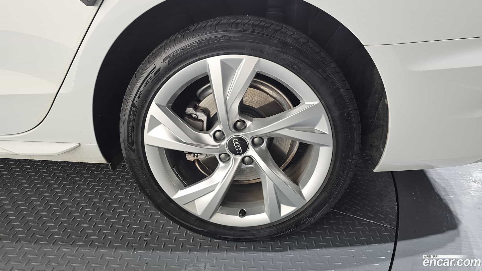 A4 Audi 2021.9-OUTER-005