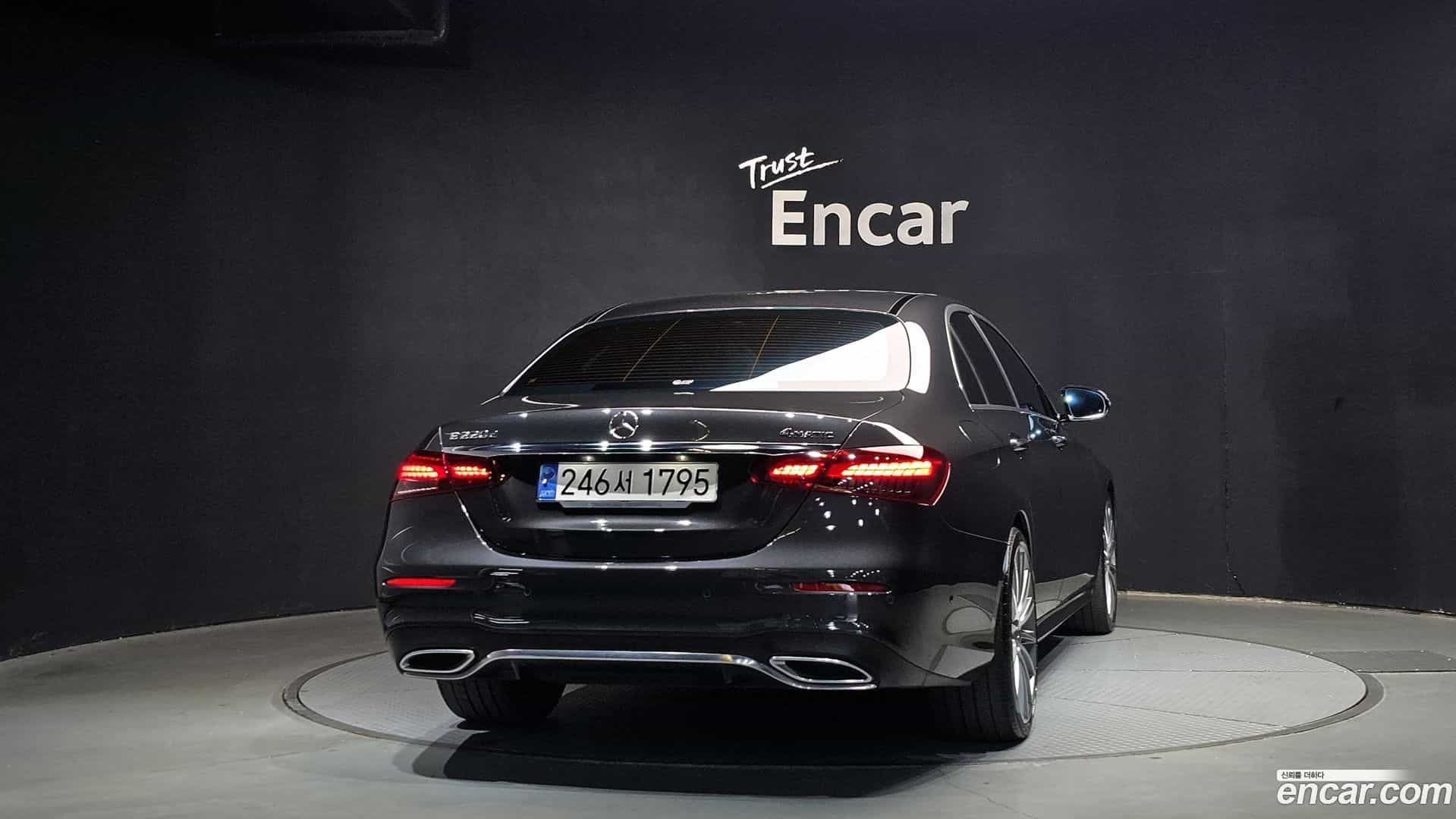 E-Class Mercedes-Benz 2022.7-OUTER-4