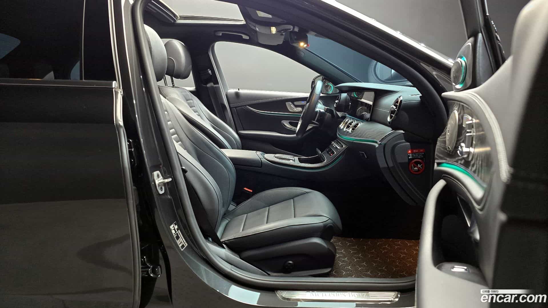E-Class Mercedes-Benz 2022.7-INNER-10