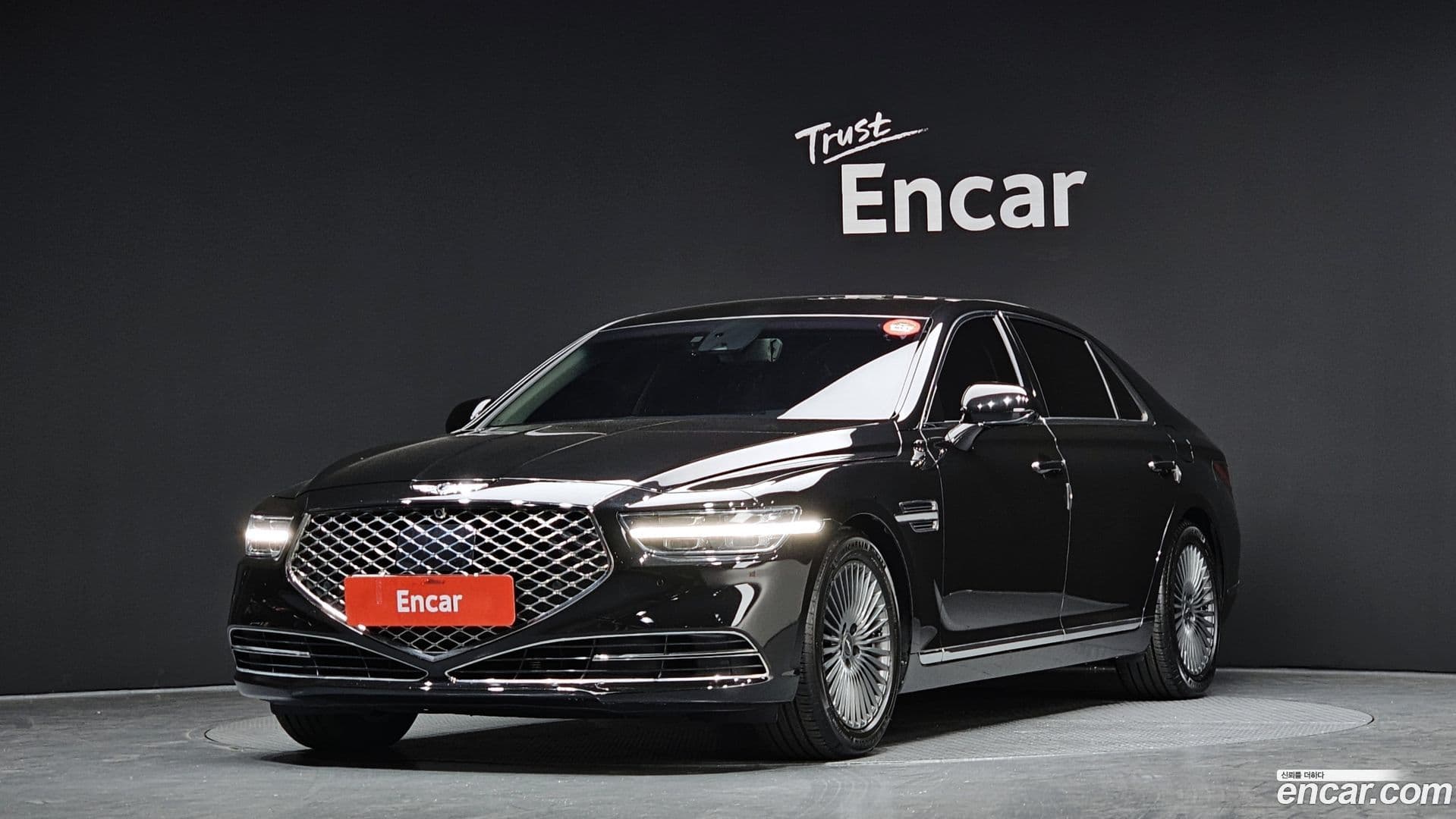 Main__Slider__Photo:G90 Genesis 2019.6-0