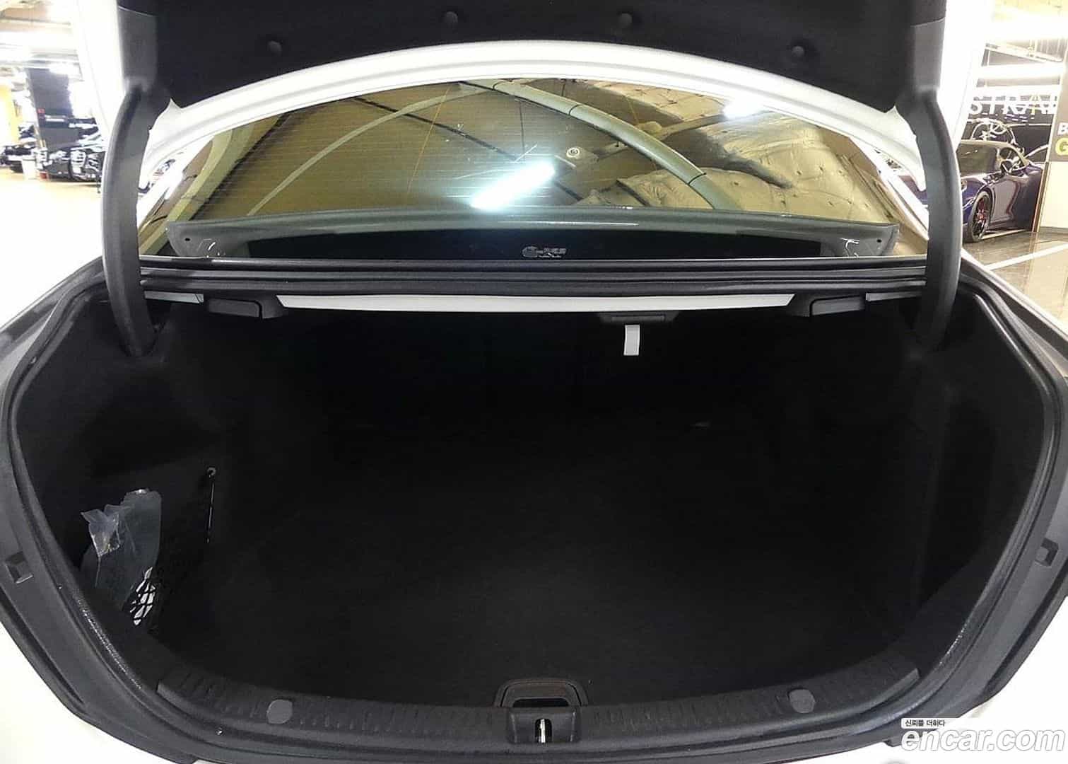 E-Class Mercedes-Benz 2022.9-OUTER-4