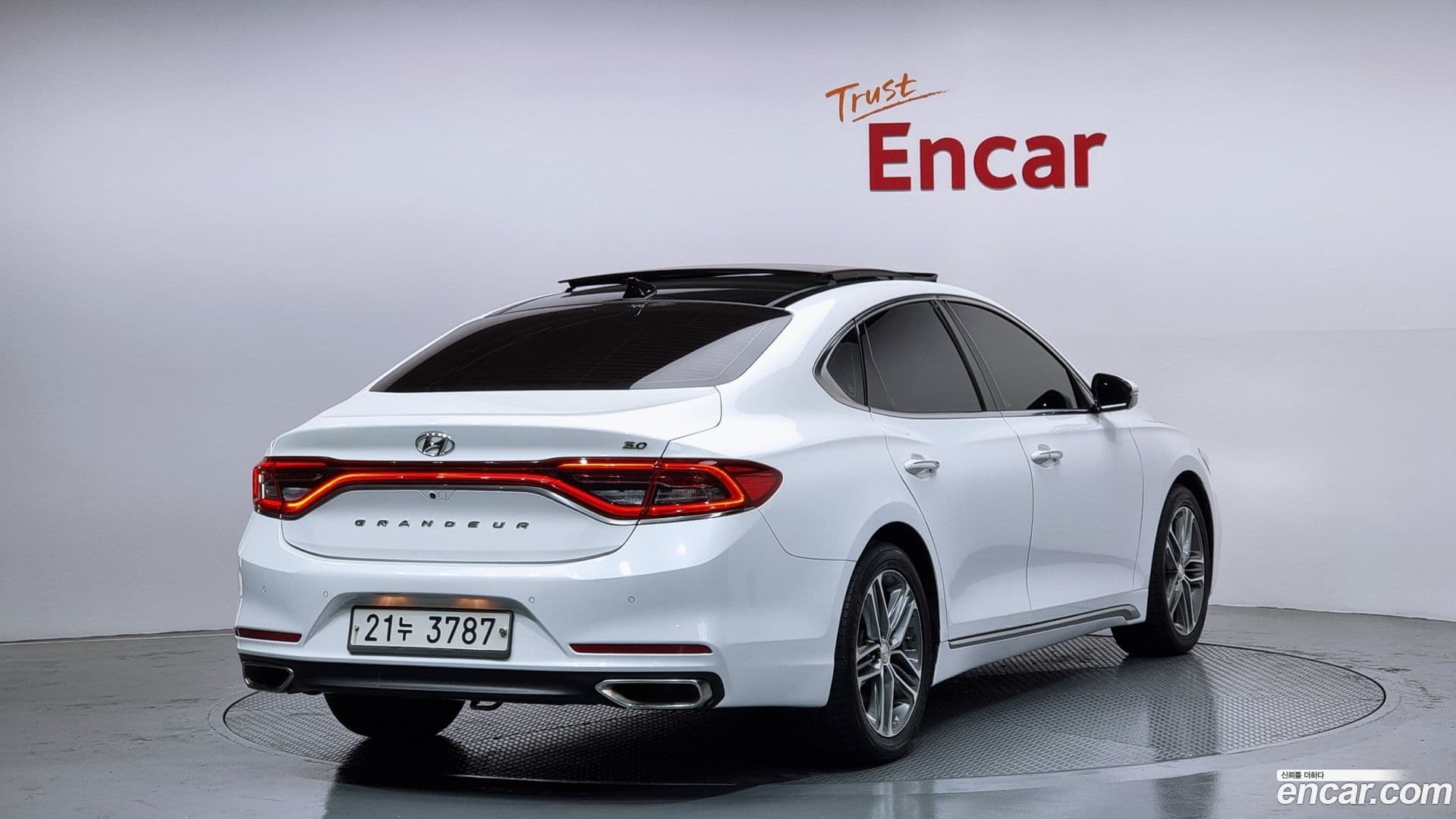 Main__Slider__Photo:Grandeur Hyundai 2017.0-0