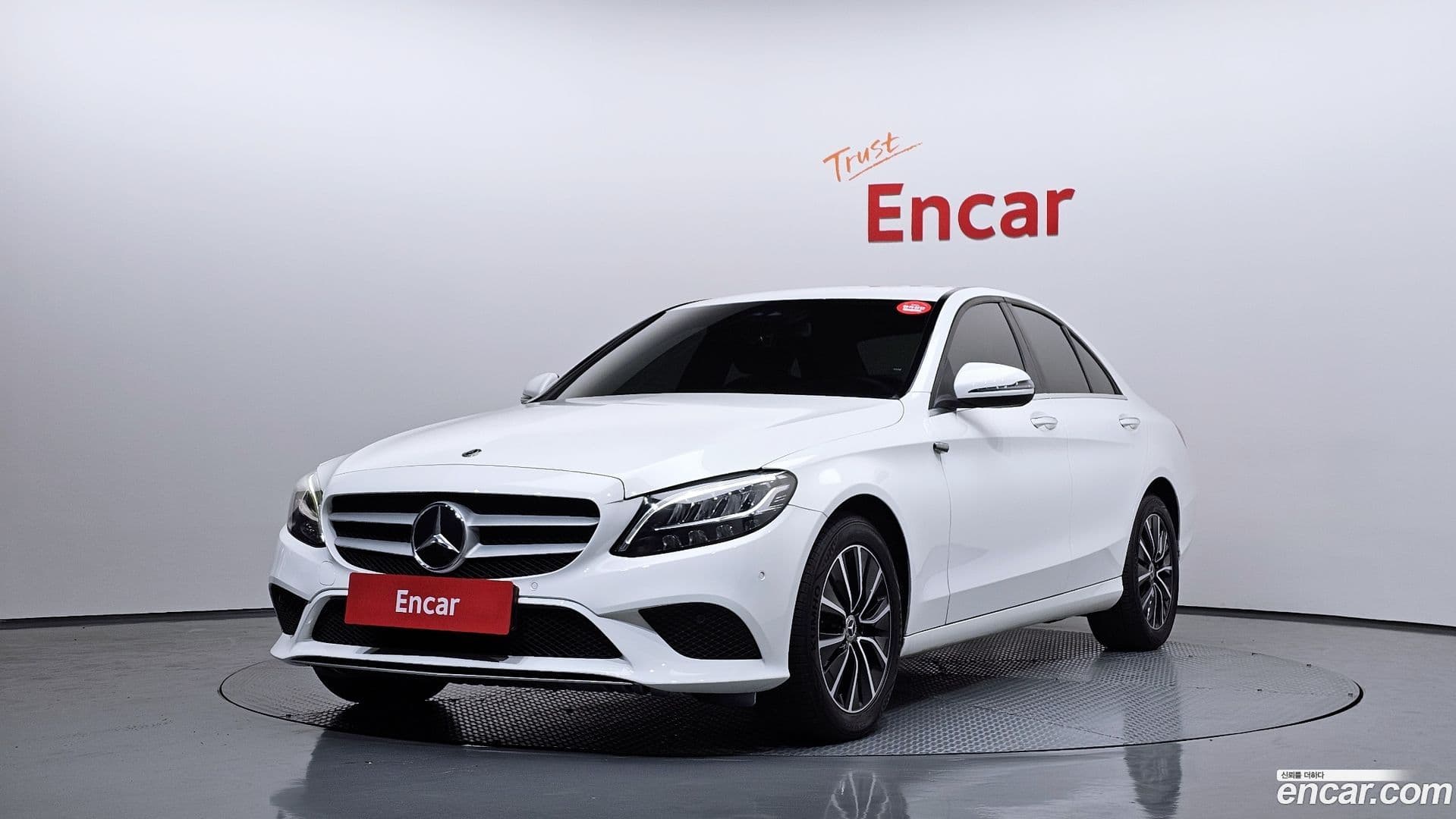 Main__Slider__Photo:C-Class Mercedes-Benz 2020.4-0