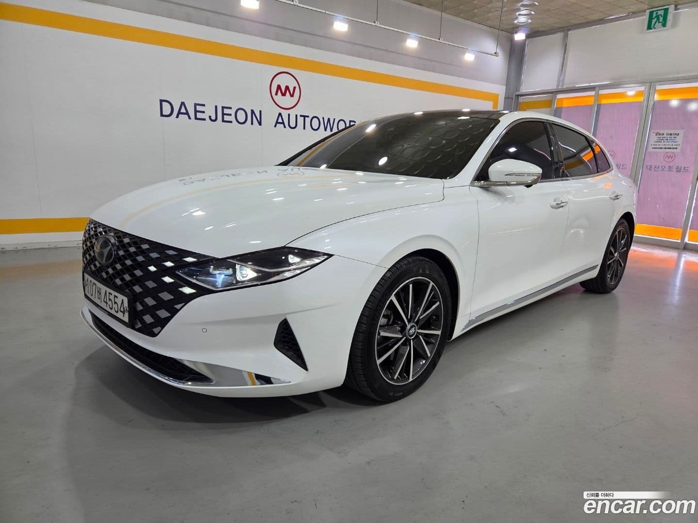 Main__Slider__Photo:Grandeur Hyundai 2020.7-0