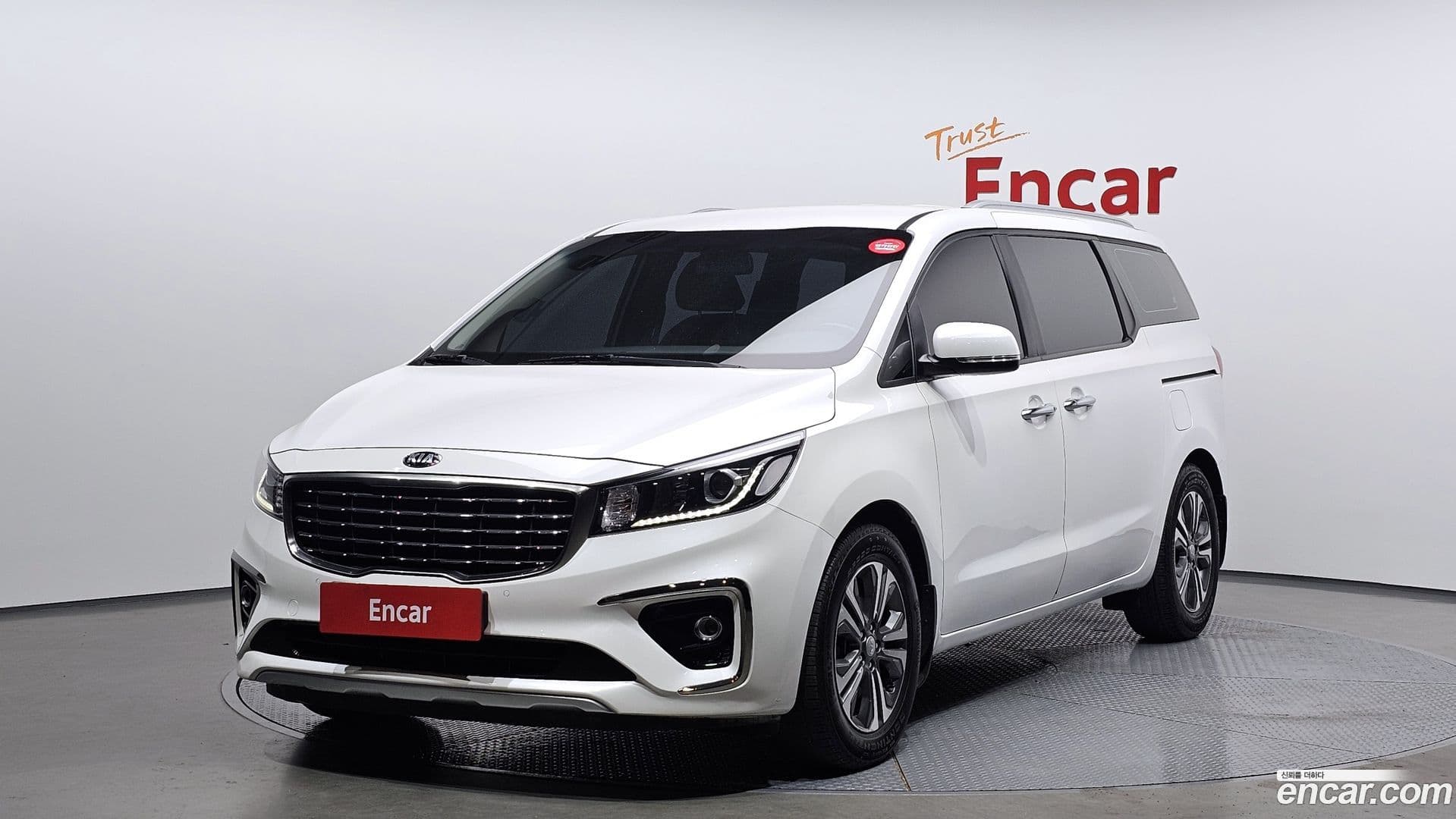 Main__Slider__Photo:Canival Kia 2019.6-0