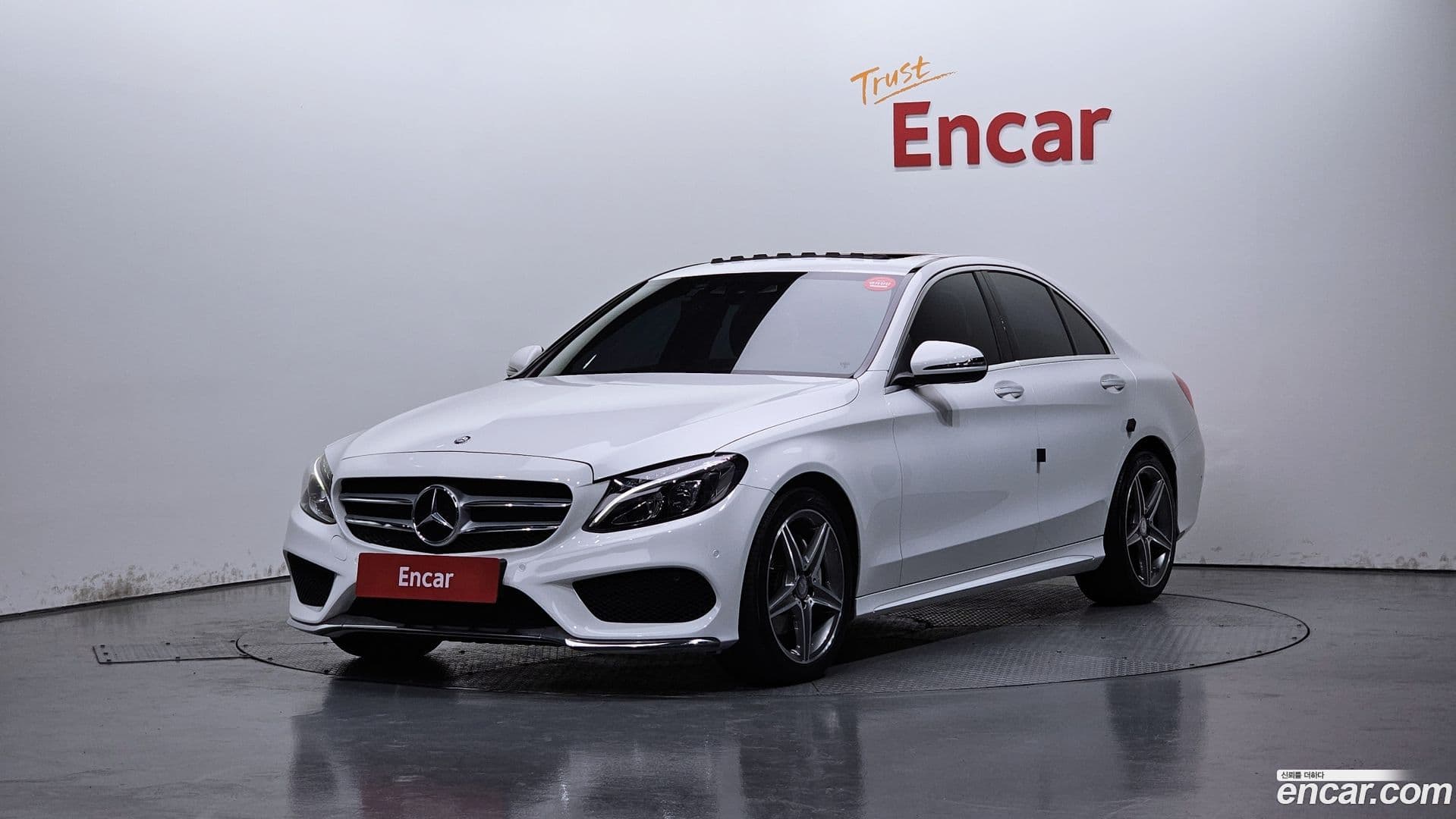 Main__Slider__Photo:C-Class Mercedes-Benz 2016.10-0