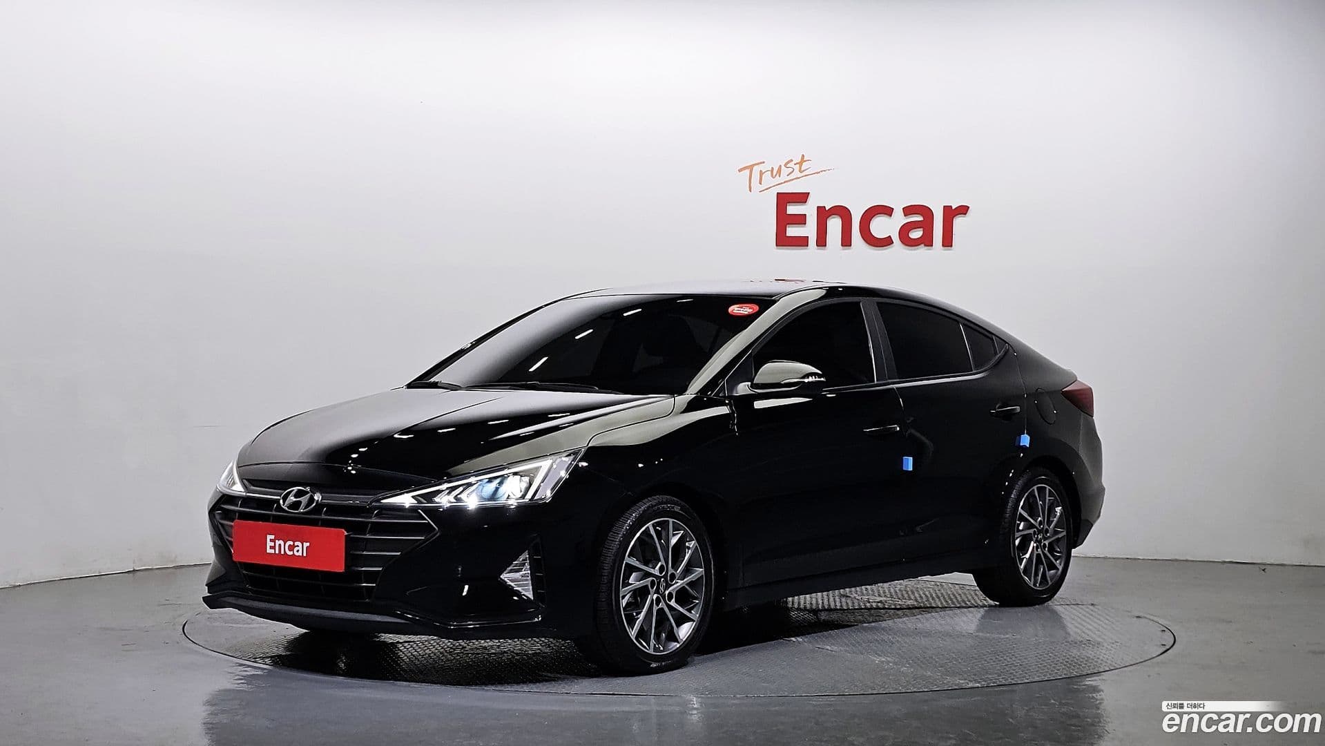 Main__Slider__Photo:AVANTE Hyundai 2018.9-0