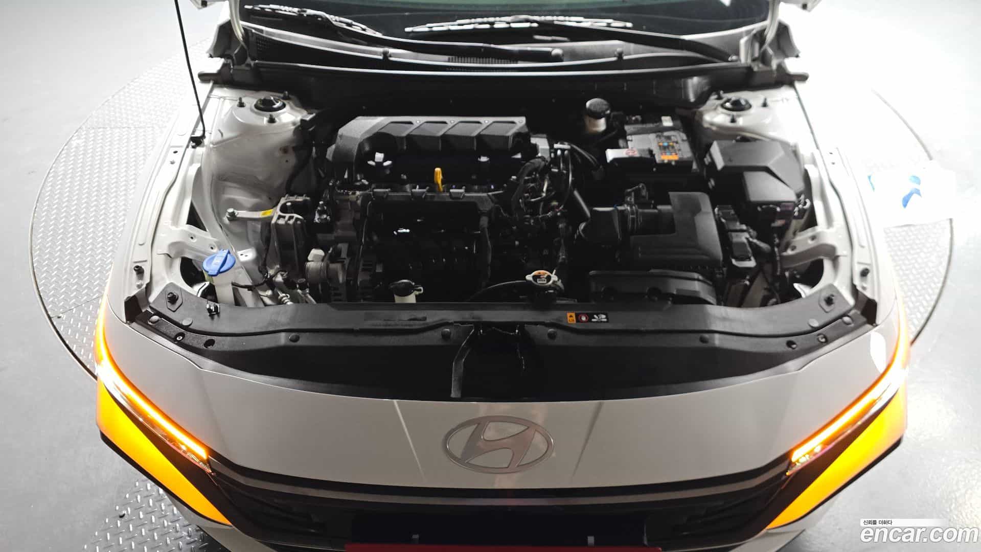 AVANTE Hyundai 2023.10-INNER-006