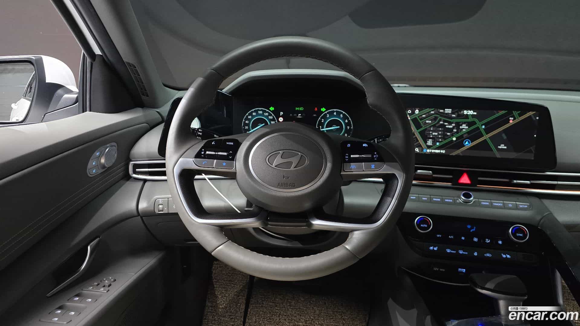 AVANTE Hyundai 2023.10-OPTION-017