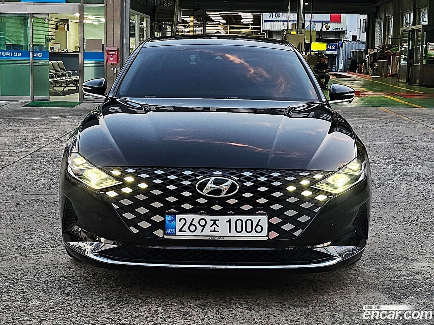 Main__Slider__Photo:Grandeur Hyundai 2020.8-0