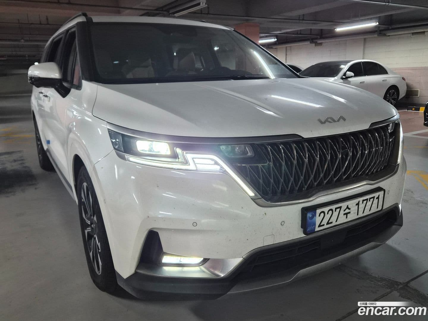 Main__Slider__Photo:Canival Kia 2023.8-0