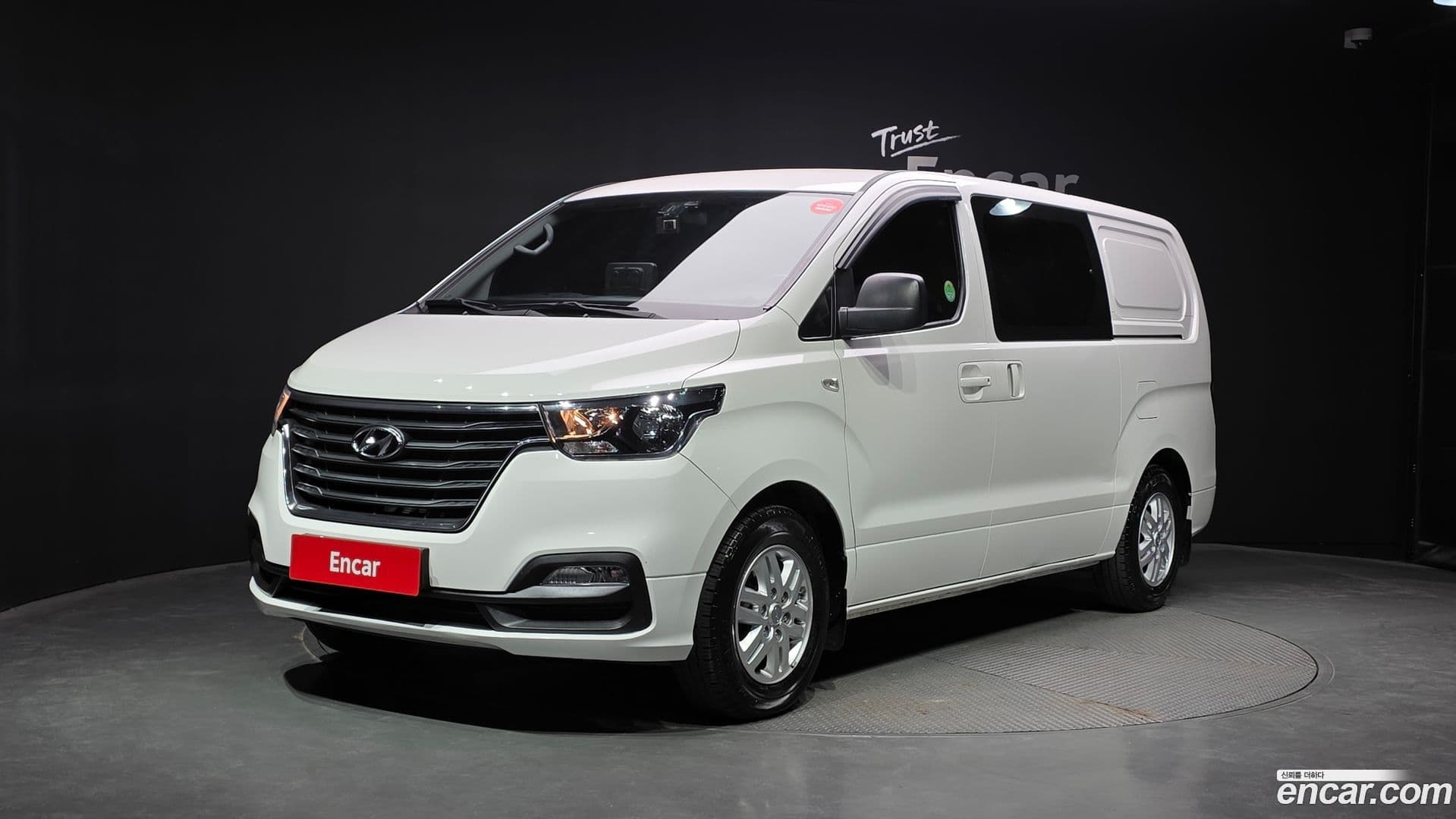 Main__Slider__Photo:Starex Hyundai 2019.9-0