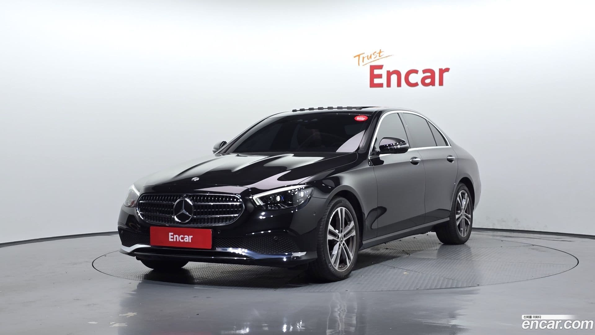 Main__Slider__Photo:E-Class Mercedes-Benz 2021.3-0