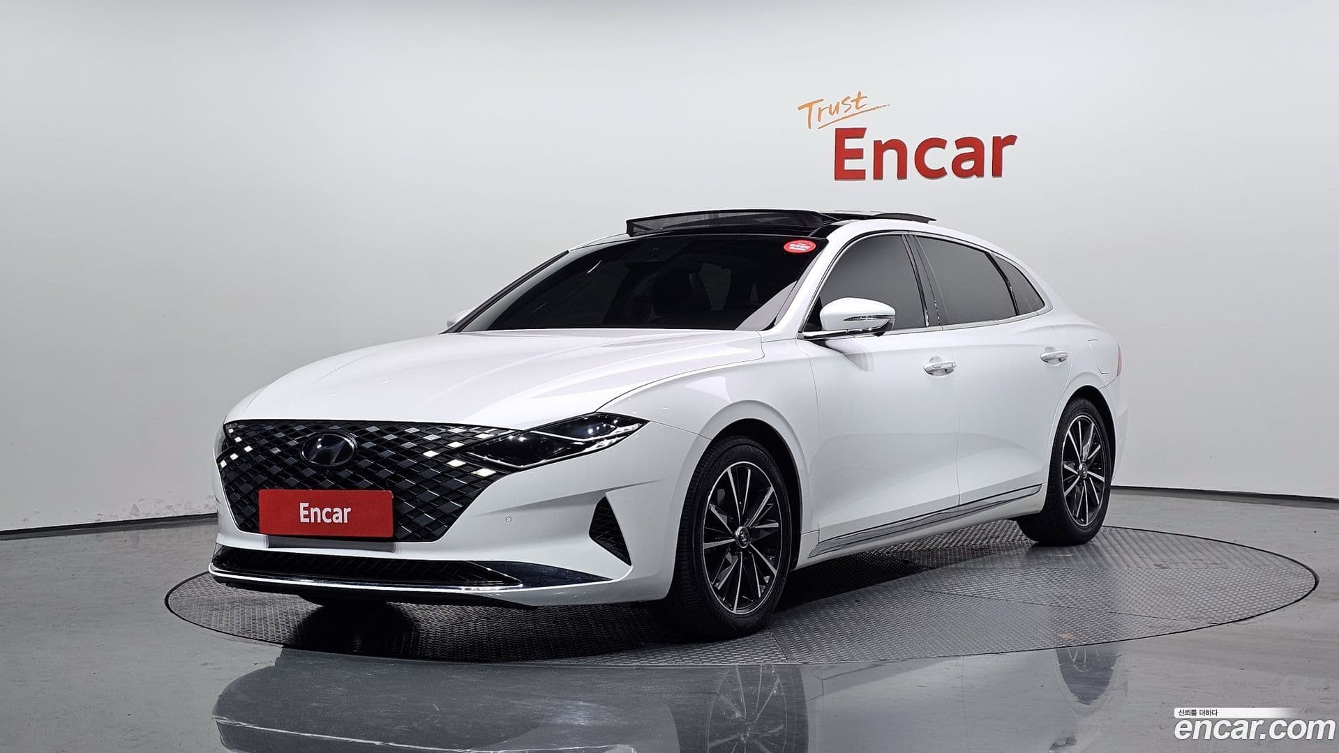 Main__Slider__Photo:Grandeur Hyundai 2019.11-0