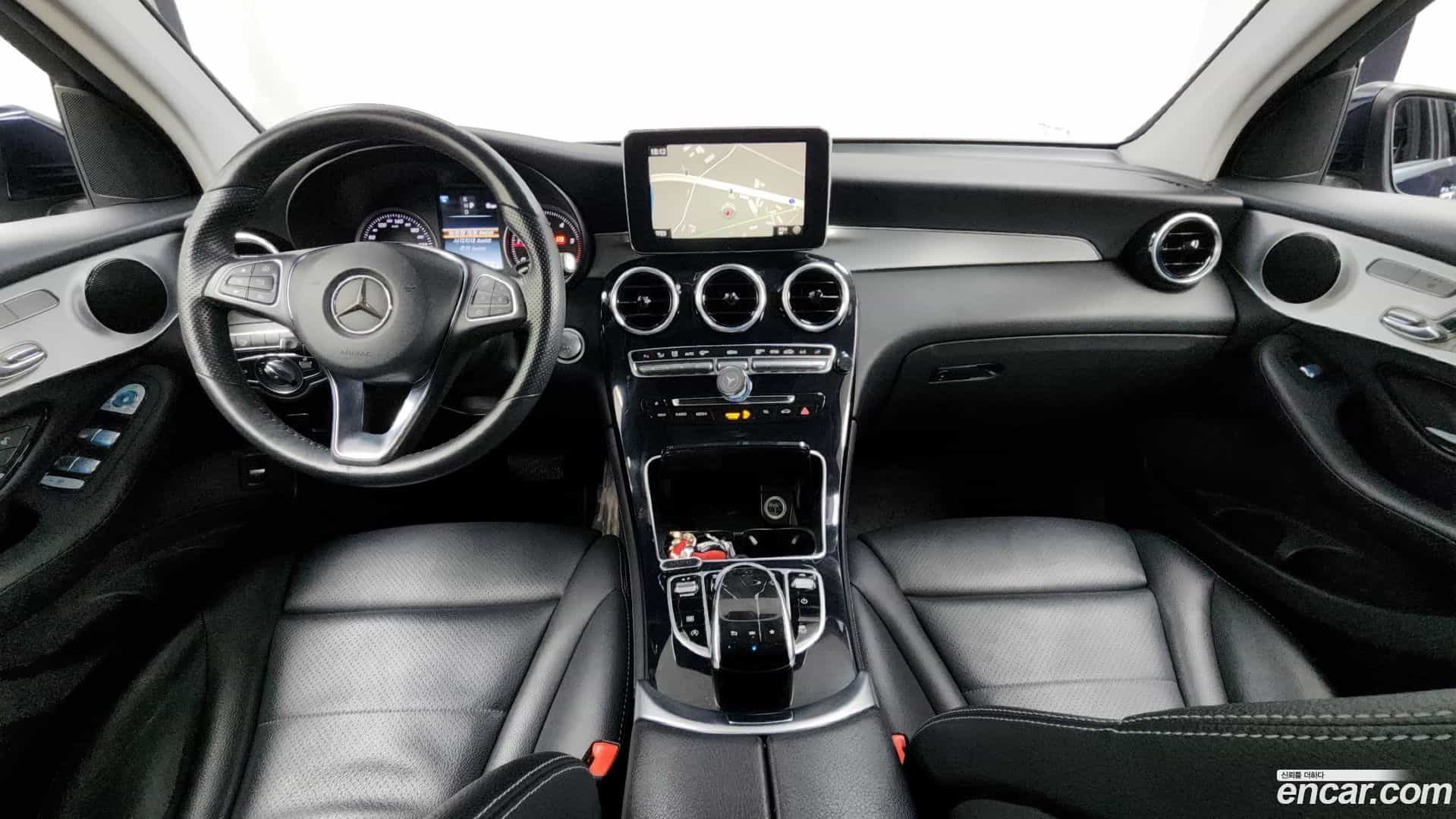 GLC-Class Mercedes-Benz 2018.3-INNER-007