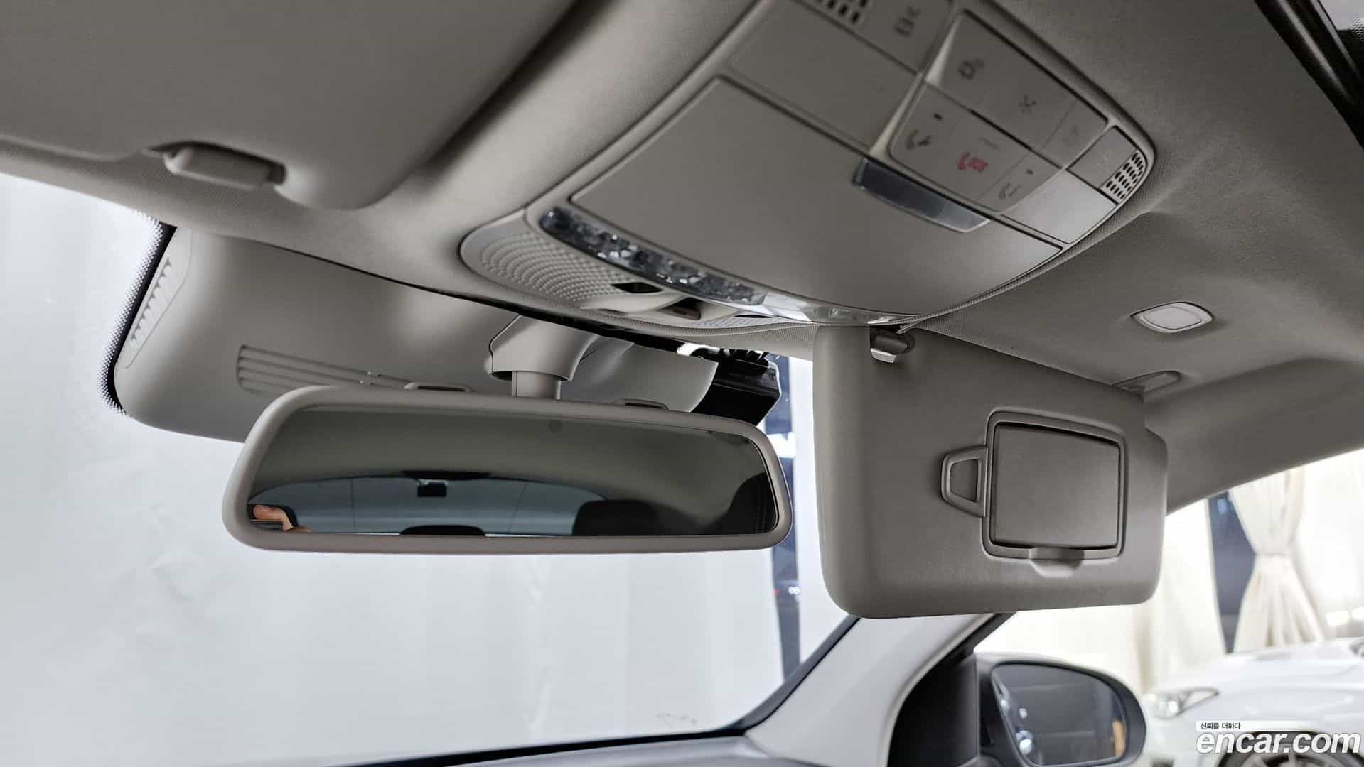 GLC-Class Mercedes-Benz 2018.3-OPTION-021