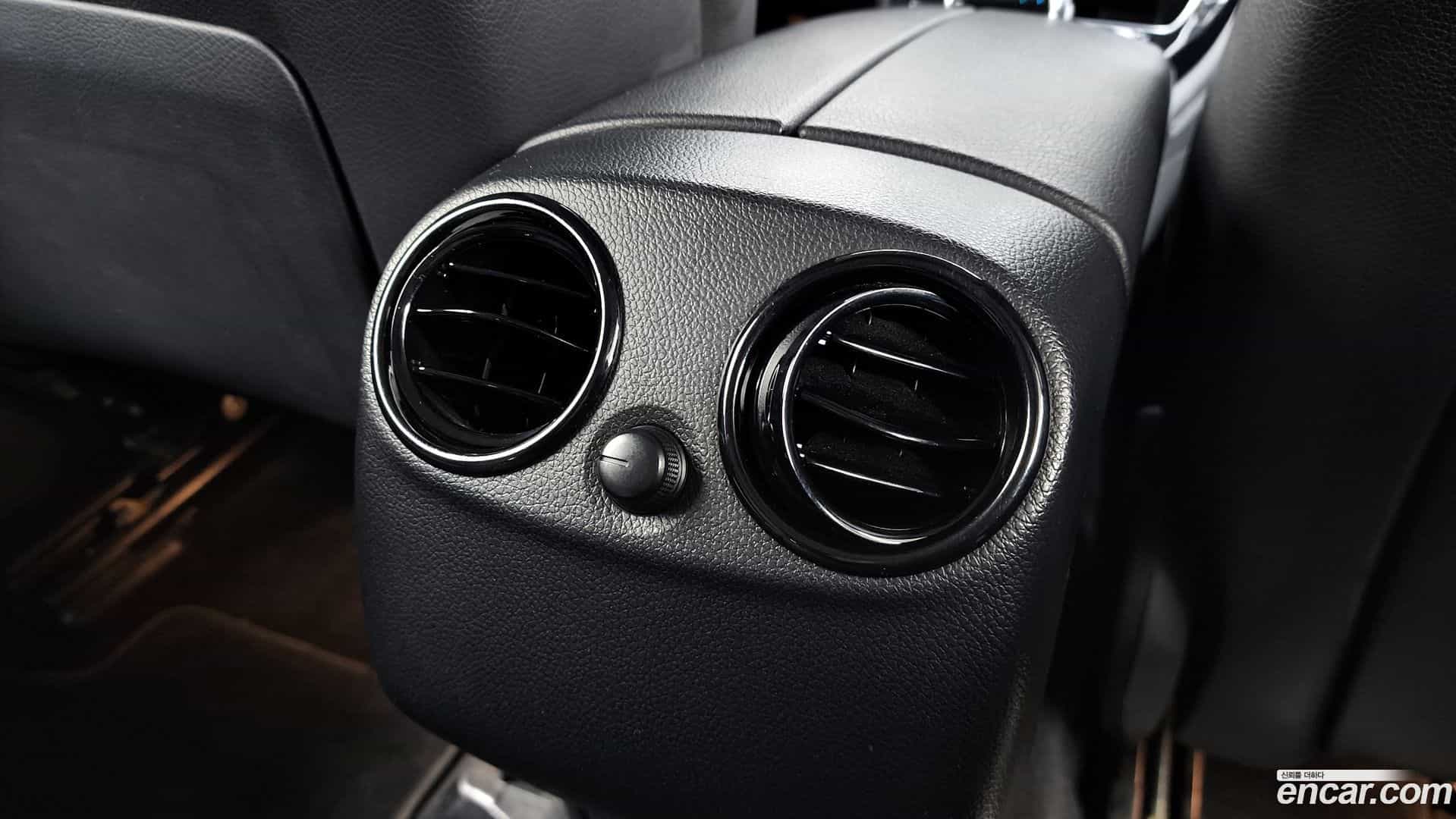 GLC-Class Mercedes-Benz 2018.3-OPTION-023