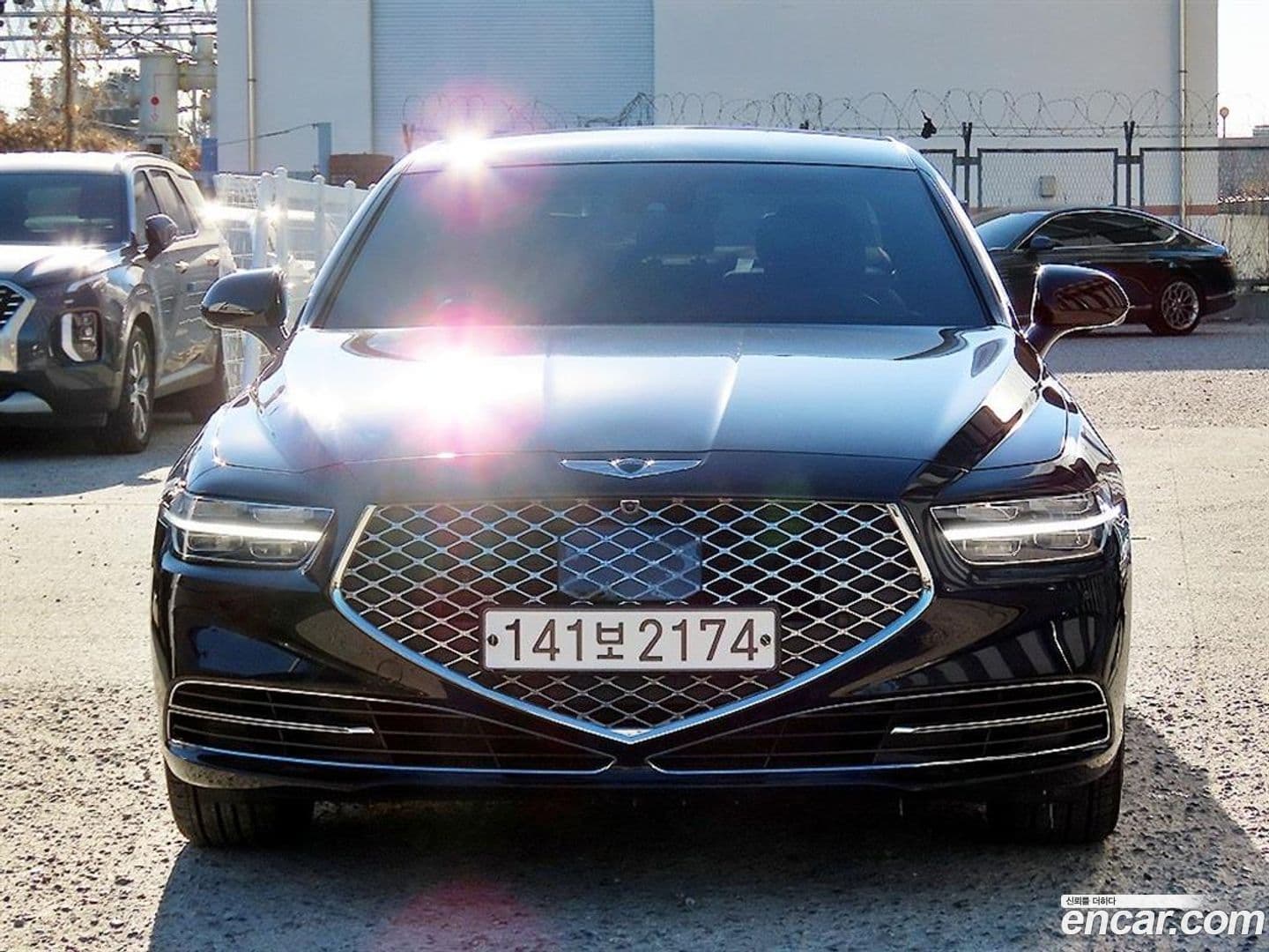 Main__Slider__Photo:G90 Genesis 2019.5-0