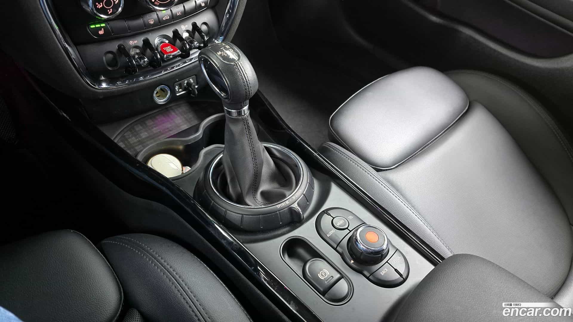 Clubman Mini 2017.1-INNER-009